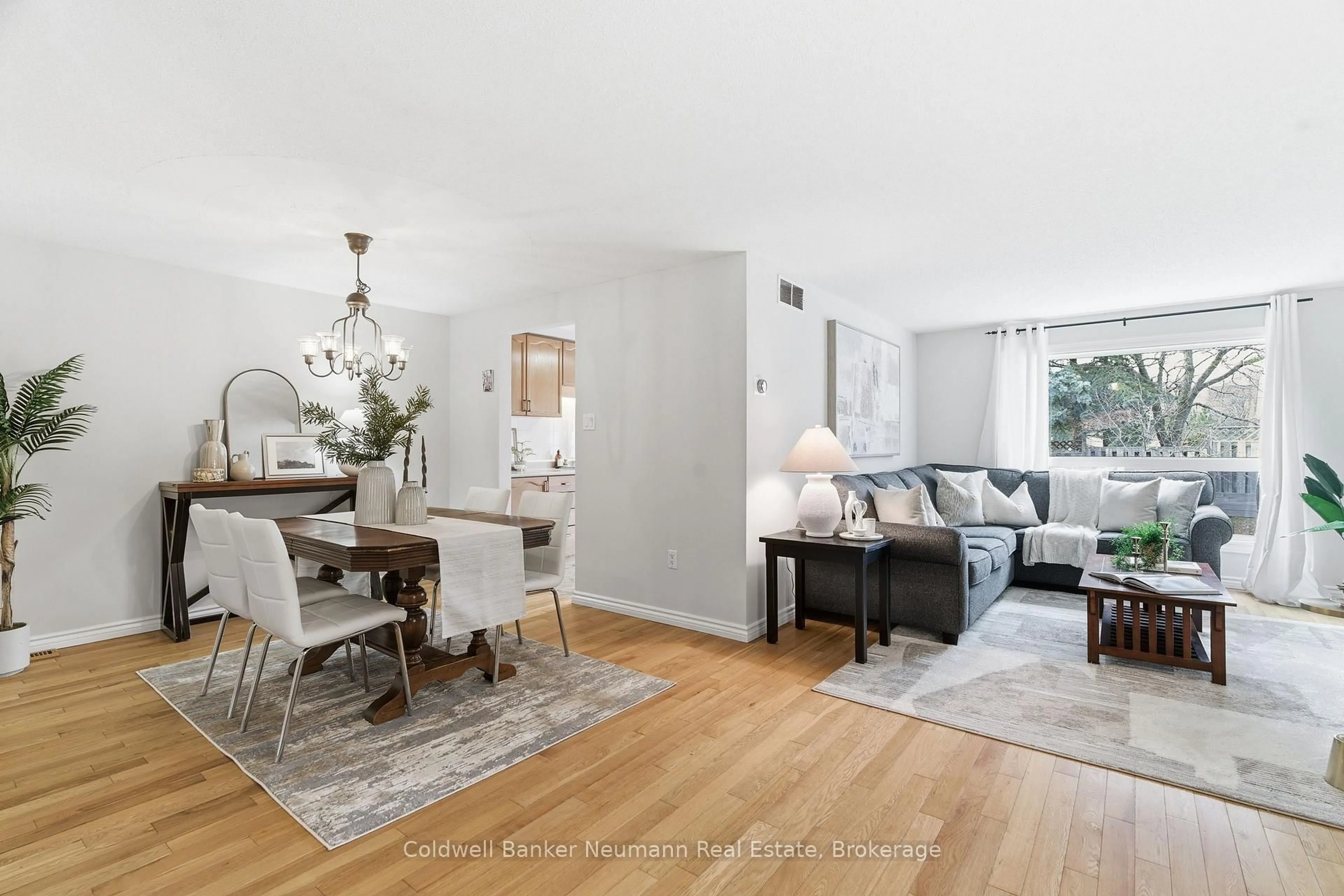 Living room with furniture, unknown for 31 Rodgers Rd, Guelph Ontario N1G 4V5