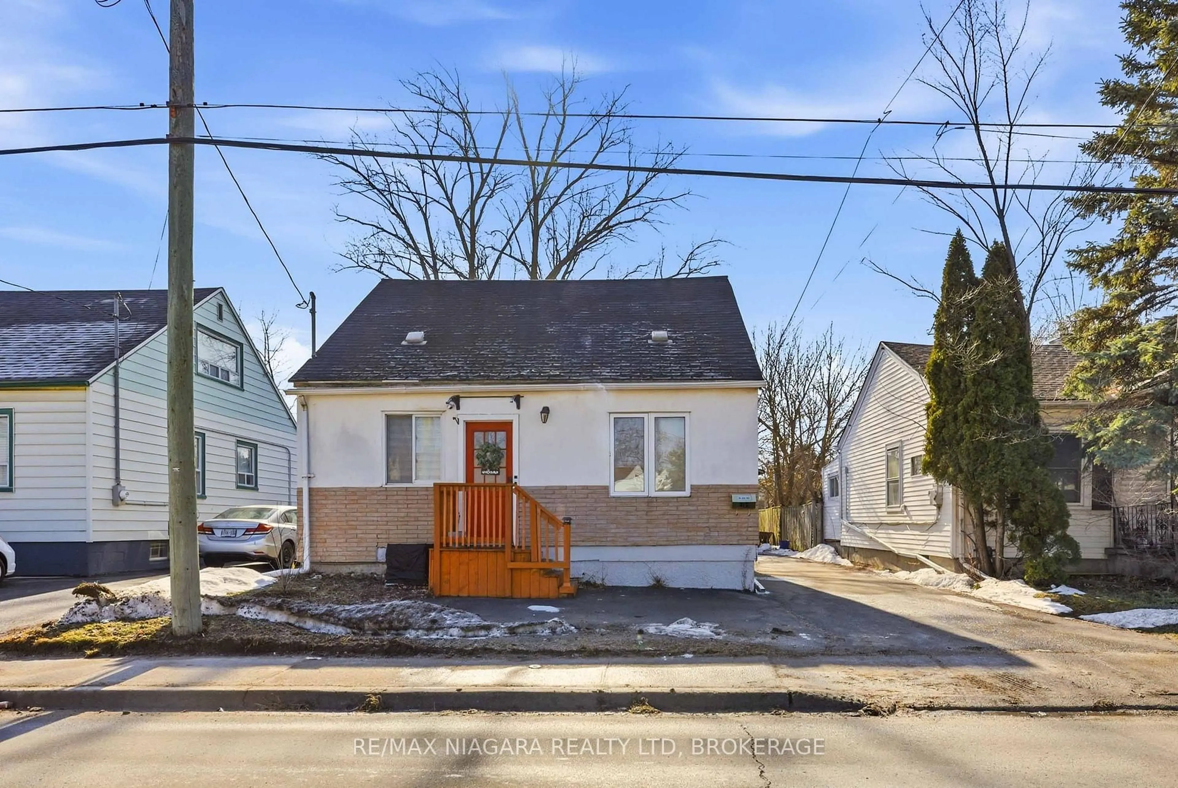 Unknown for 412 Welland Ave, St. Catharines Ontario L2M 5T8