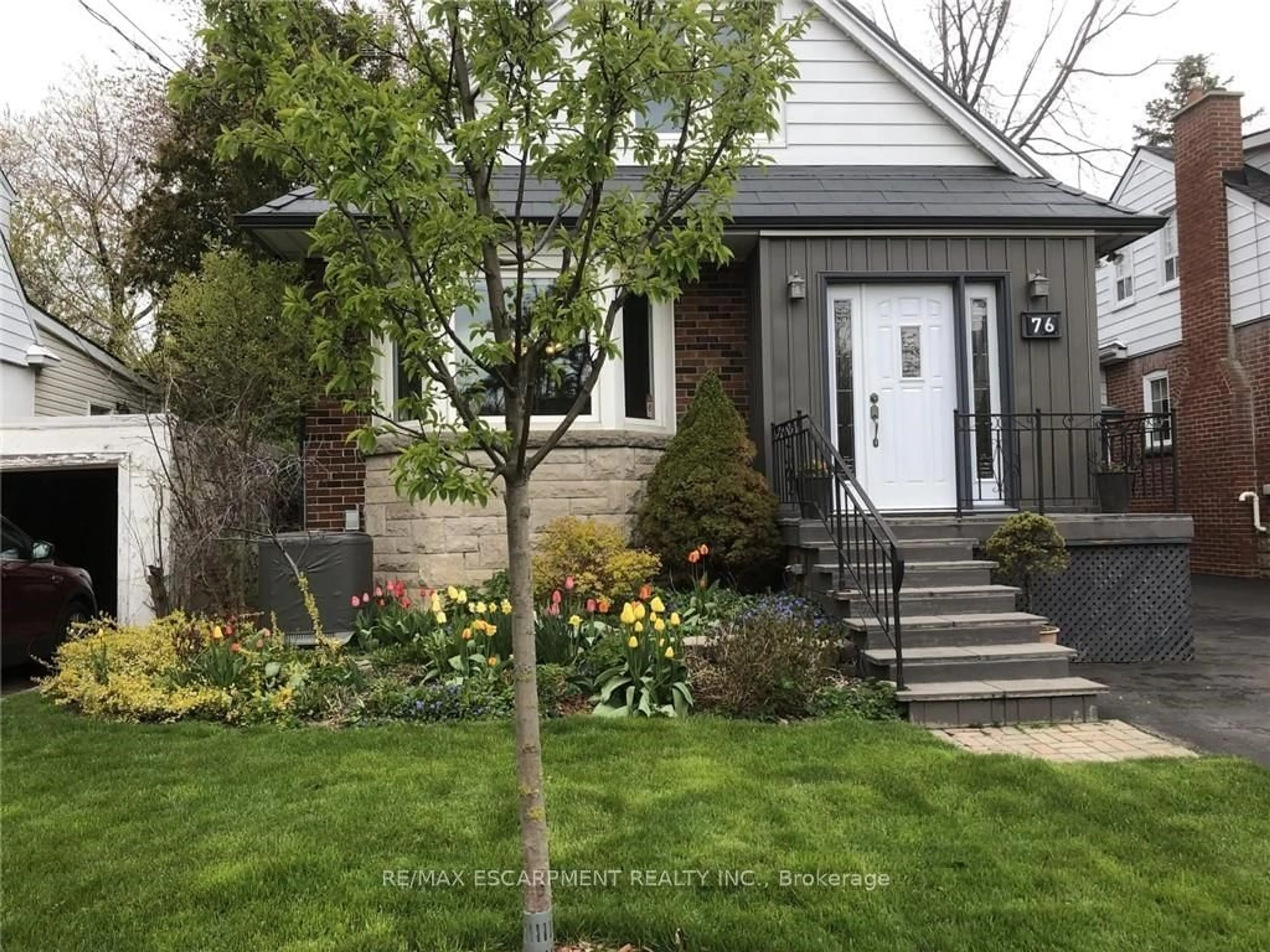 Unknown for 76 Knyvet Ave, Hamilton Ontario L9A 3J5