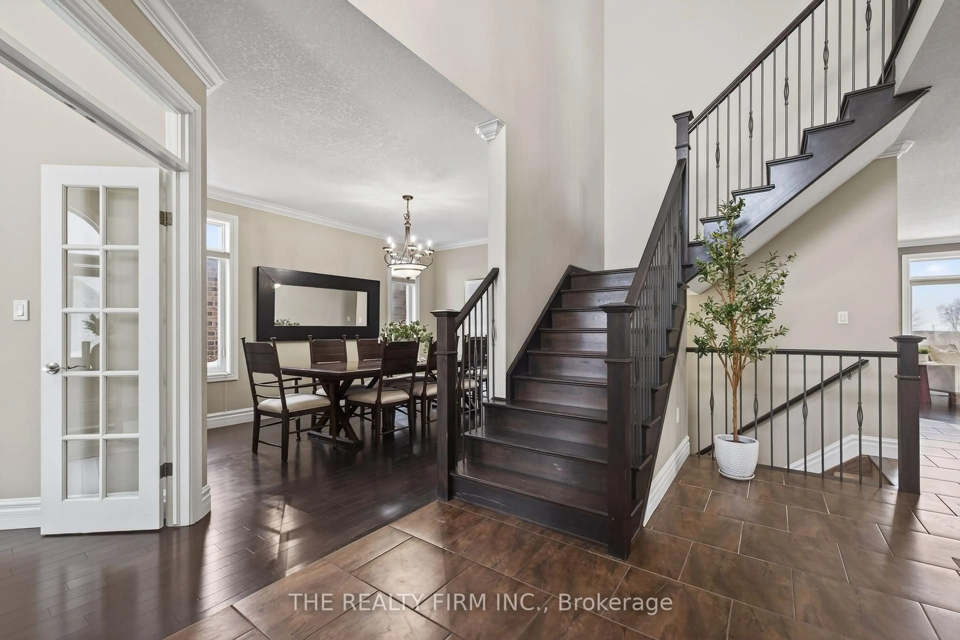 Indoor entryway for 3433 Settlement Tr, London South Ontario N6P 0C3