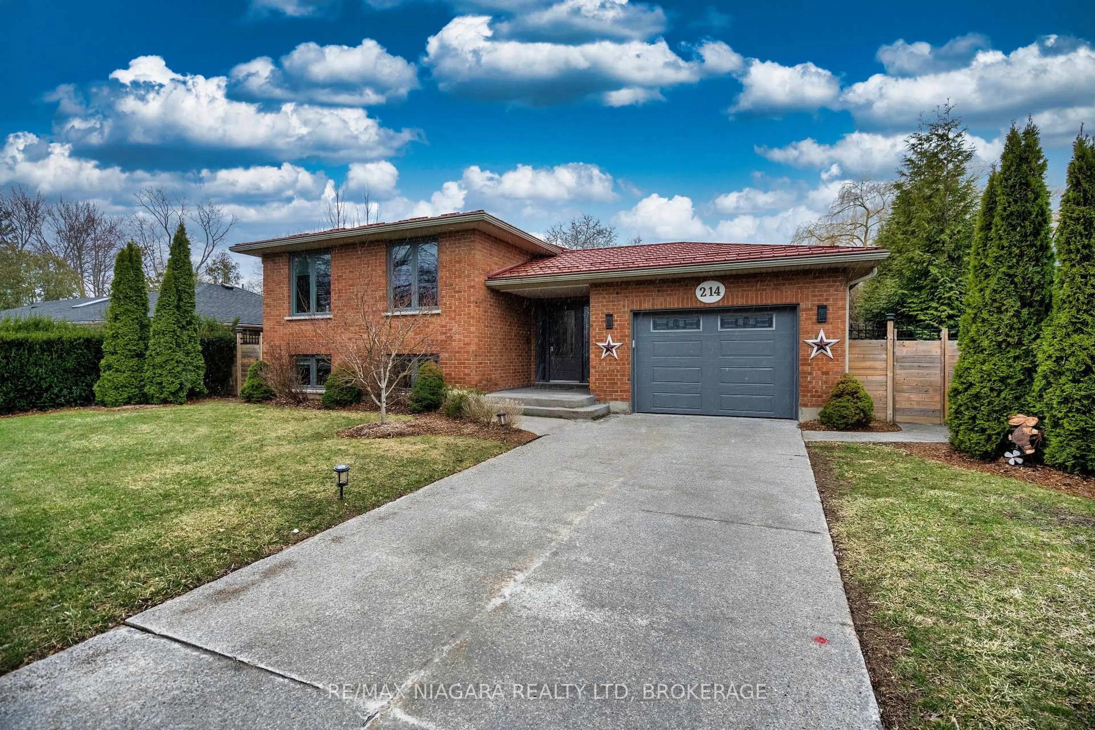 Unknown for 214 Mary St, Niagara-on-the-Lake Ontario L0S 1J0