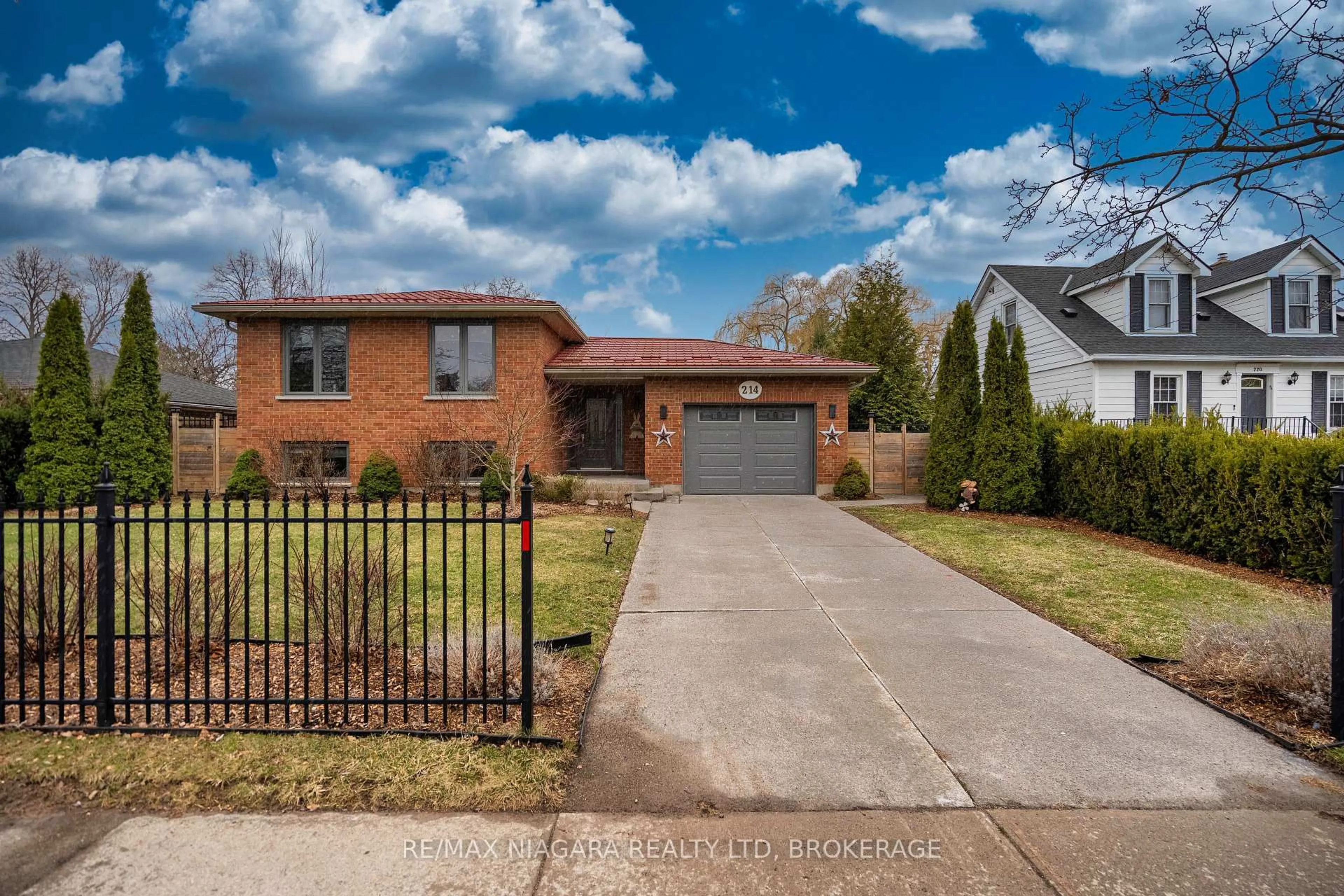 Unknown for 214 Mary St, Niagara-on-the-Lake Ontario L0S 1J0