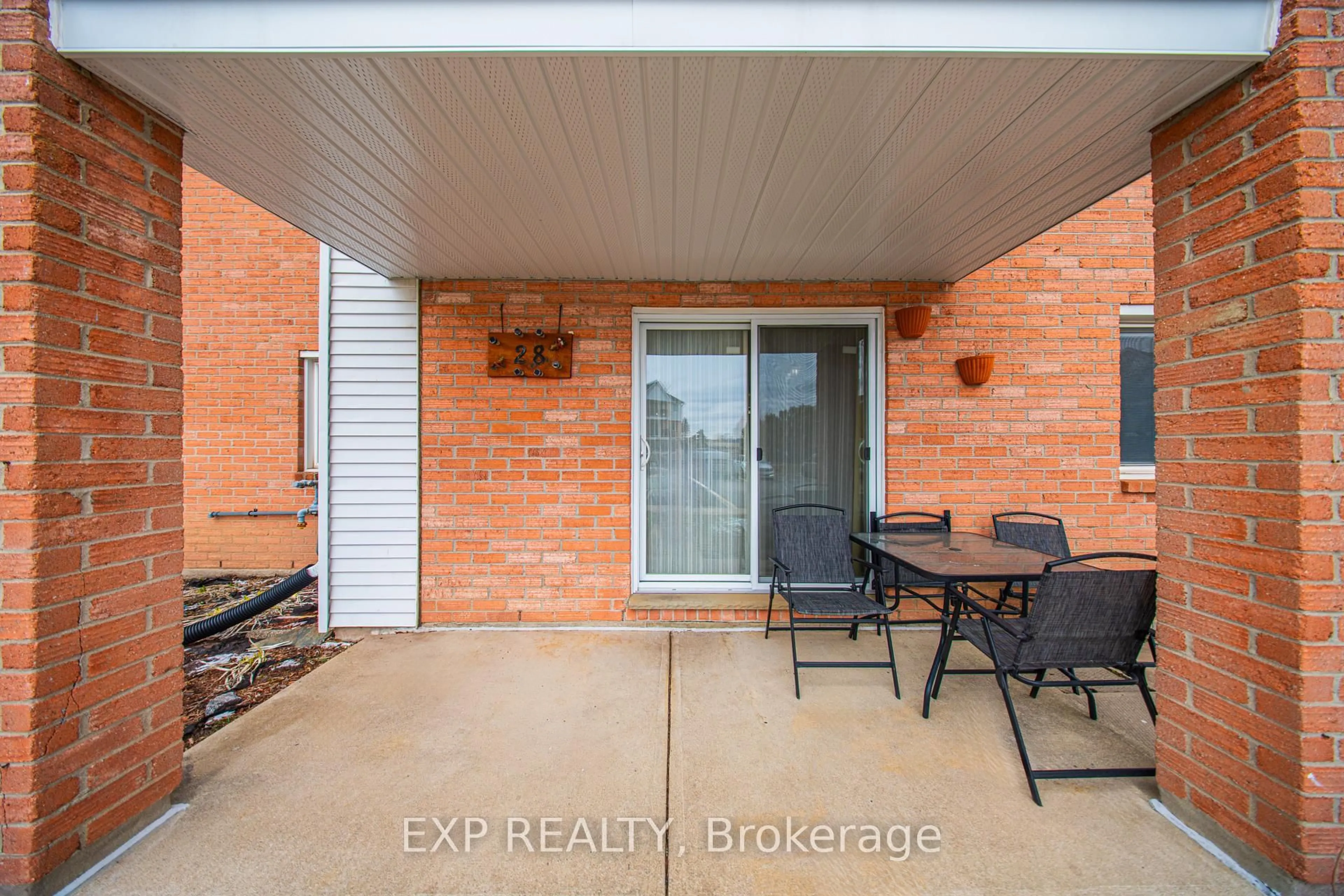 Unknown for 1096 Jalna Blvd #28, London South Ontario N6E 3B8