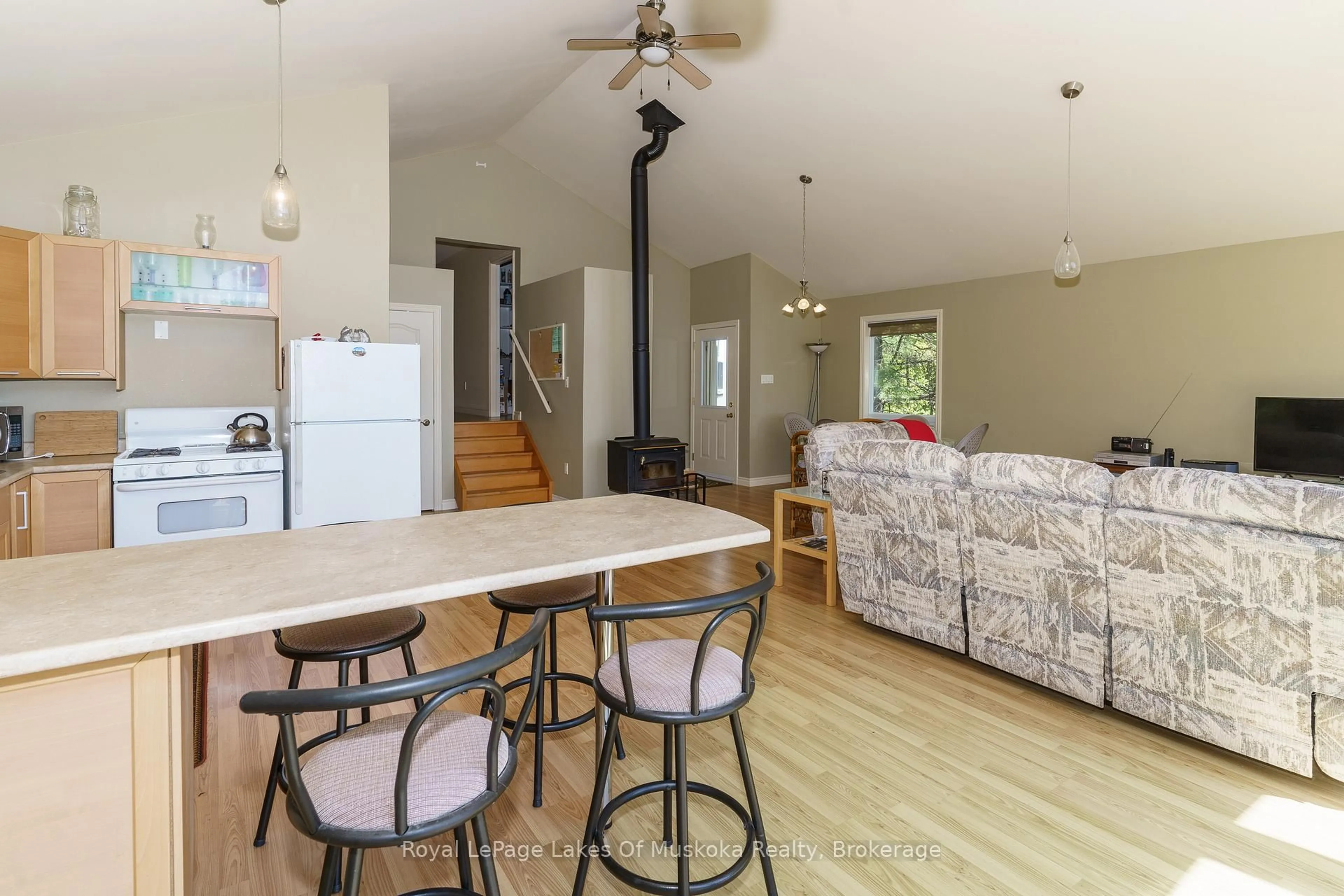 Unknown for 22 Mile Island, Gravenhurst Ontario P0E 1G0