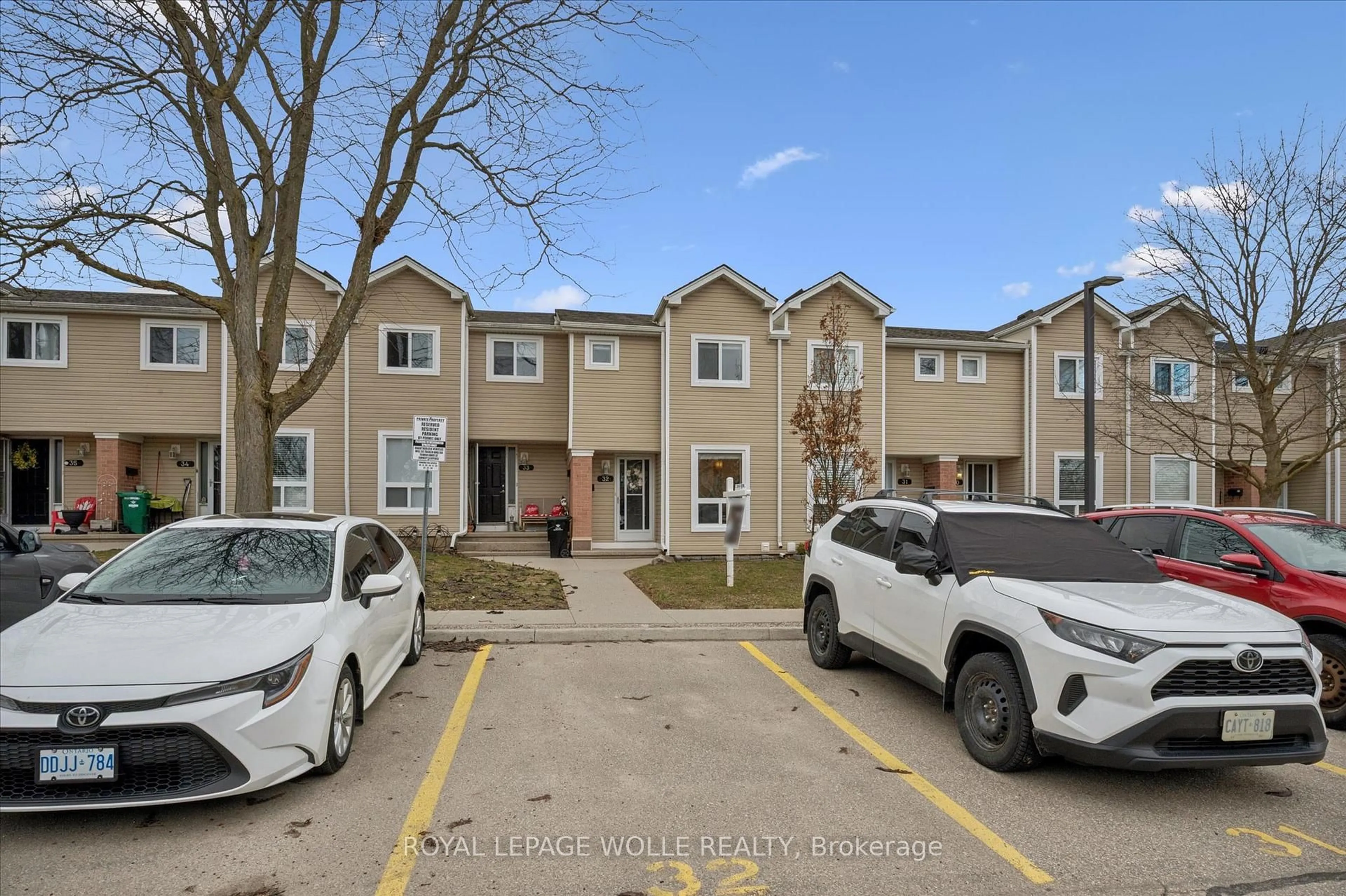 A pic from outside/outdoor area/front of a property/back of a property/a pic from drone, street for 160 Rittenhouse Rd #32, Kitchener Ontario N2E 3G7