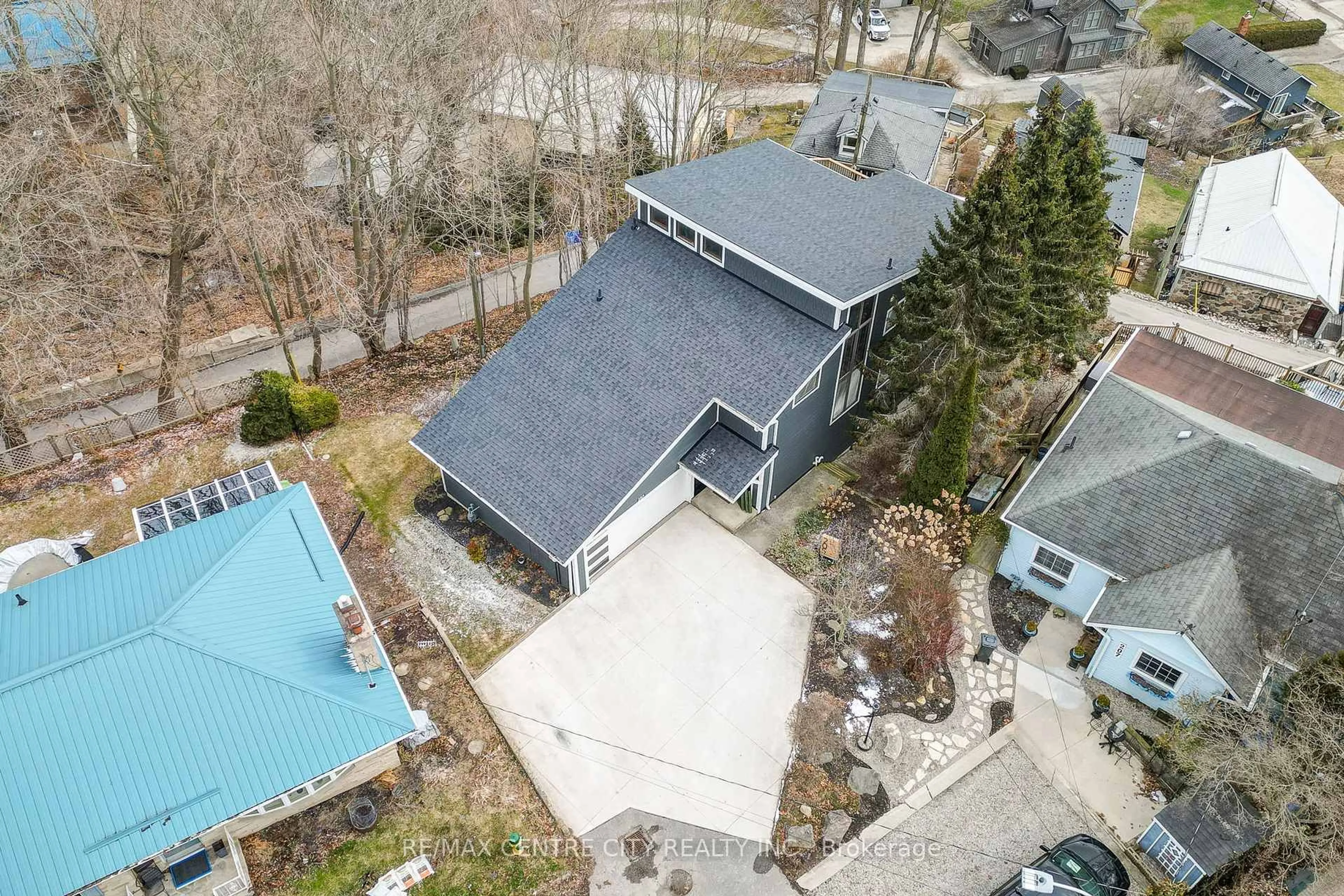 A pic from outside/outdoor area/front of a property/back of a property/a pic from drone, street for 205 Cornell Dr, Central Elgin Ontario N5L 1A5