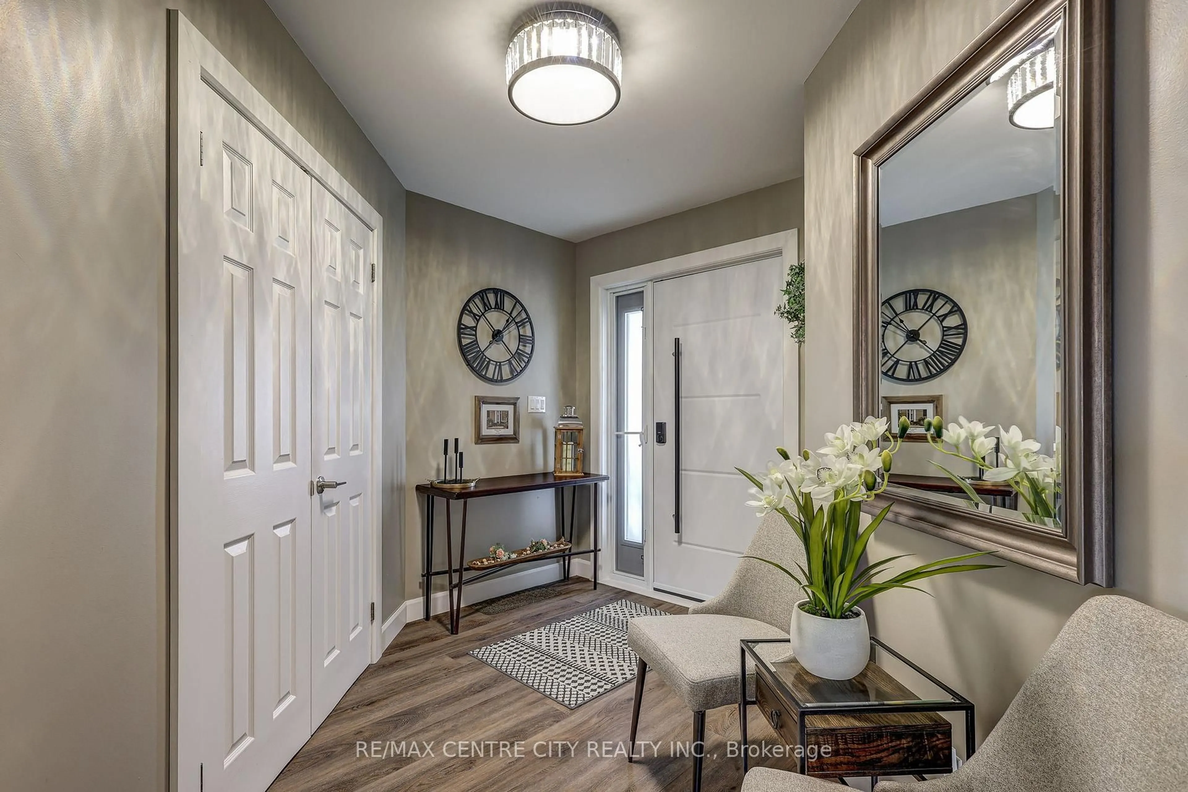 Indoor entryway for 205 Cornell Dr, Central Elgin Ontario N5L 1A5