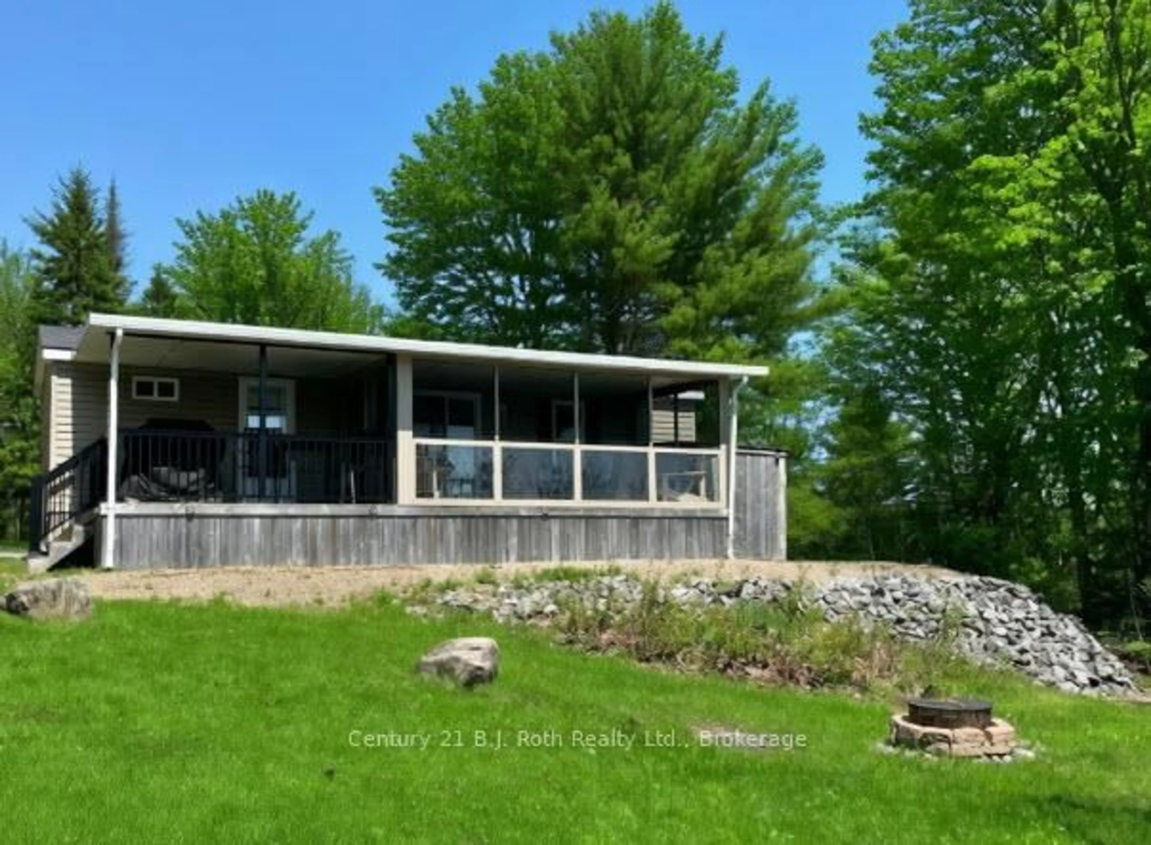 Unknown for 712 Poplar Cres, Bracebridge Ontario P1L 1W9