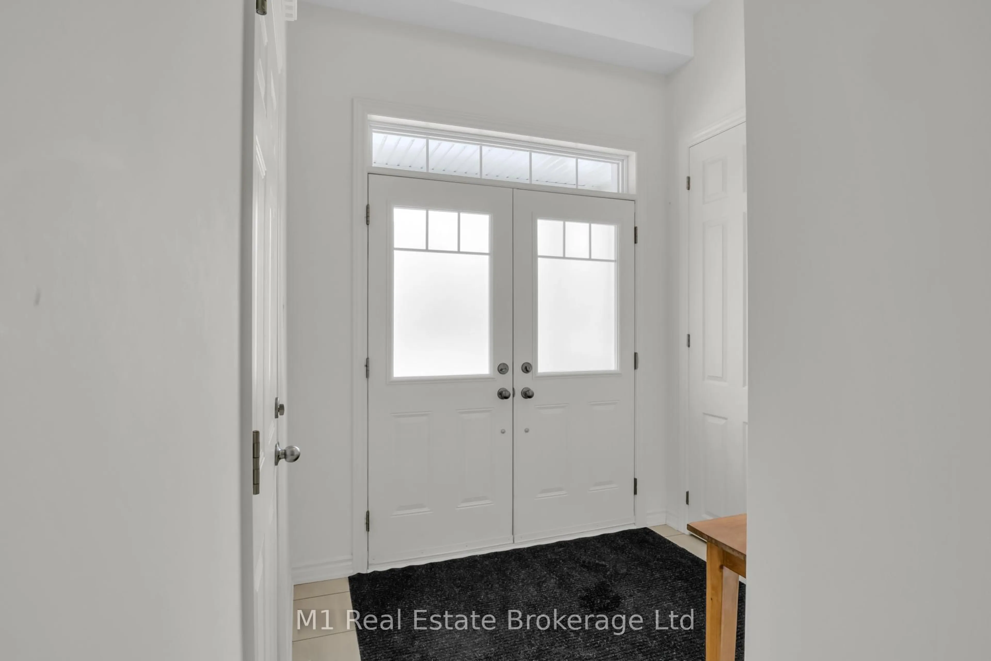 Indoor entryway for 39 Spicer St, Centre Wellington Ontario N1M 0H7