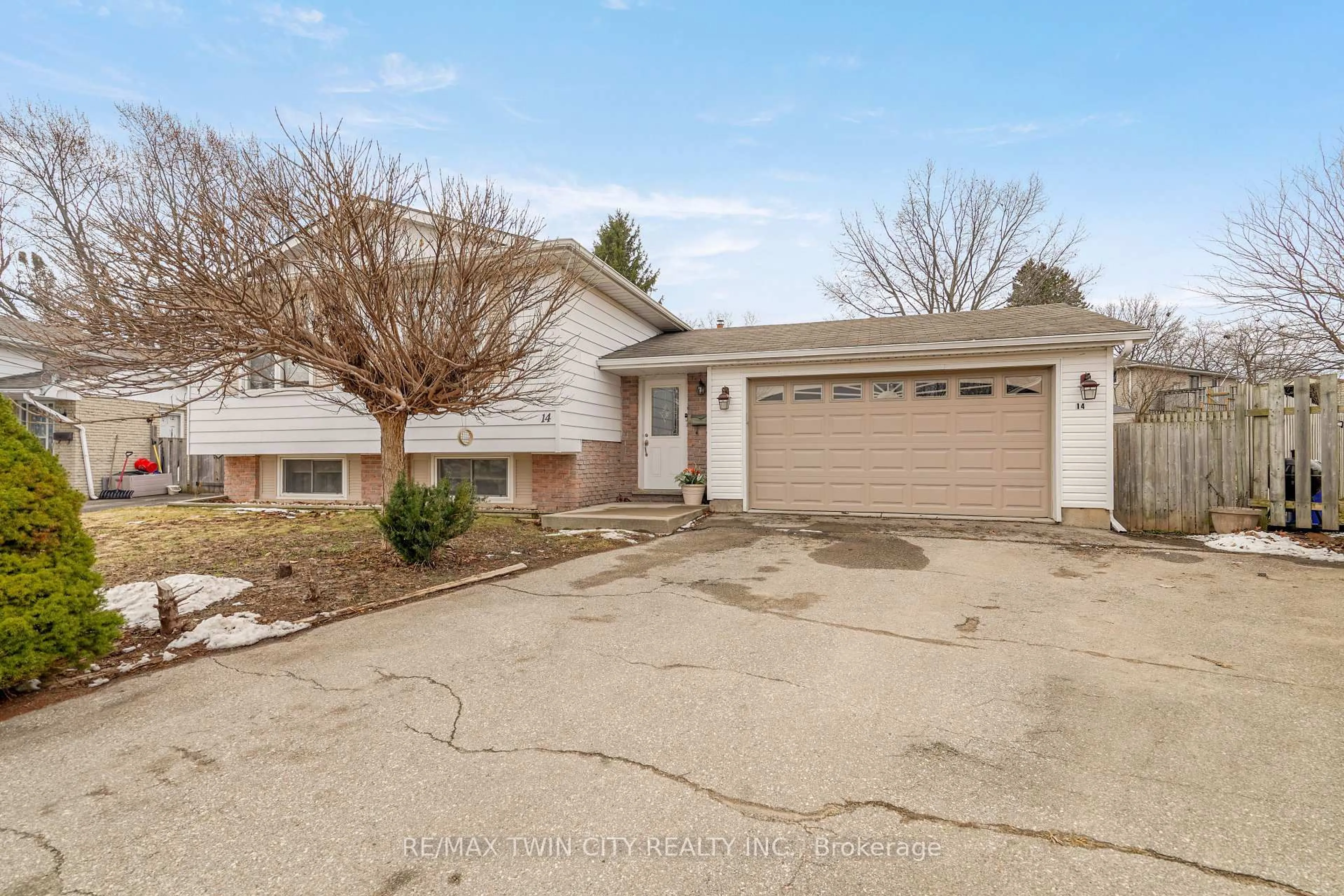 Unknown for 14 Thistledown Dr, Brantford Ontario N3R 6R9