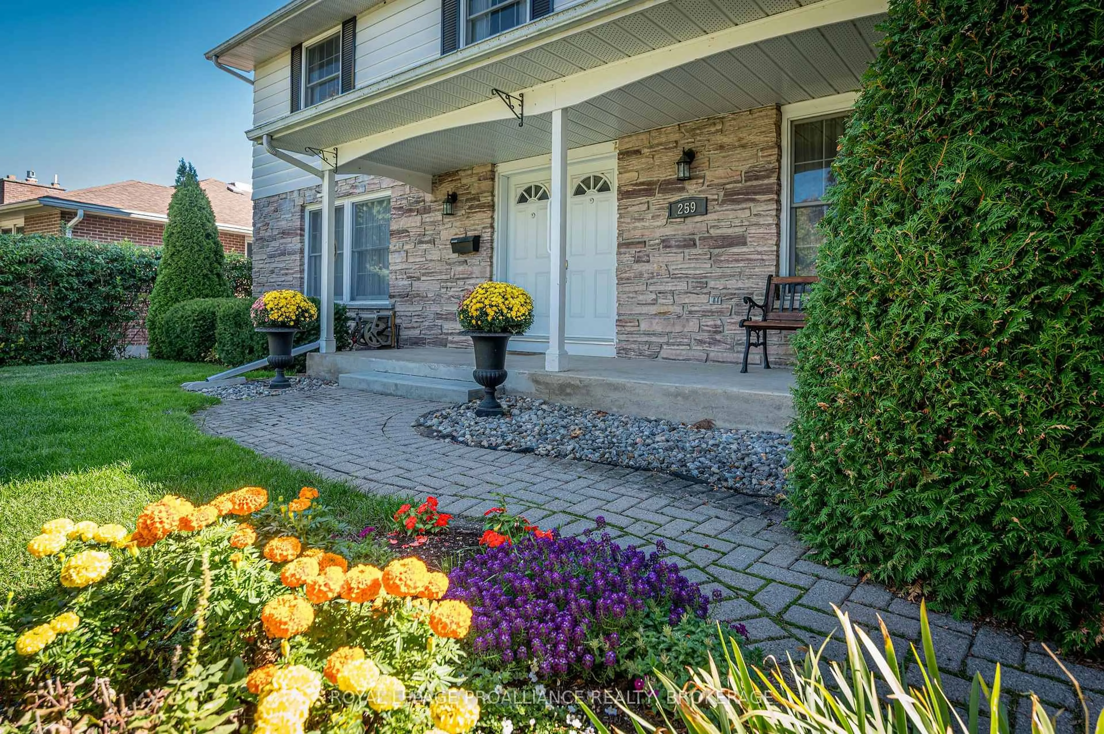 Patio, street for 259 Fairway Hill Cres, Kingston Ontario K7M 2B5