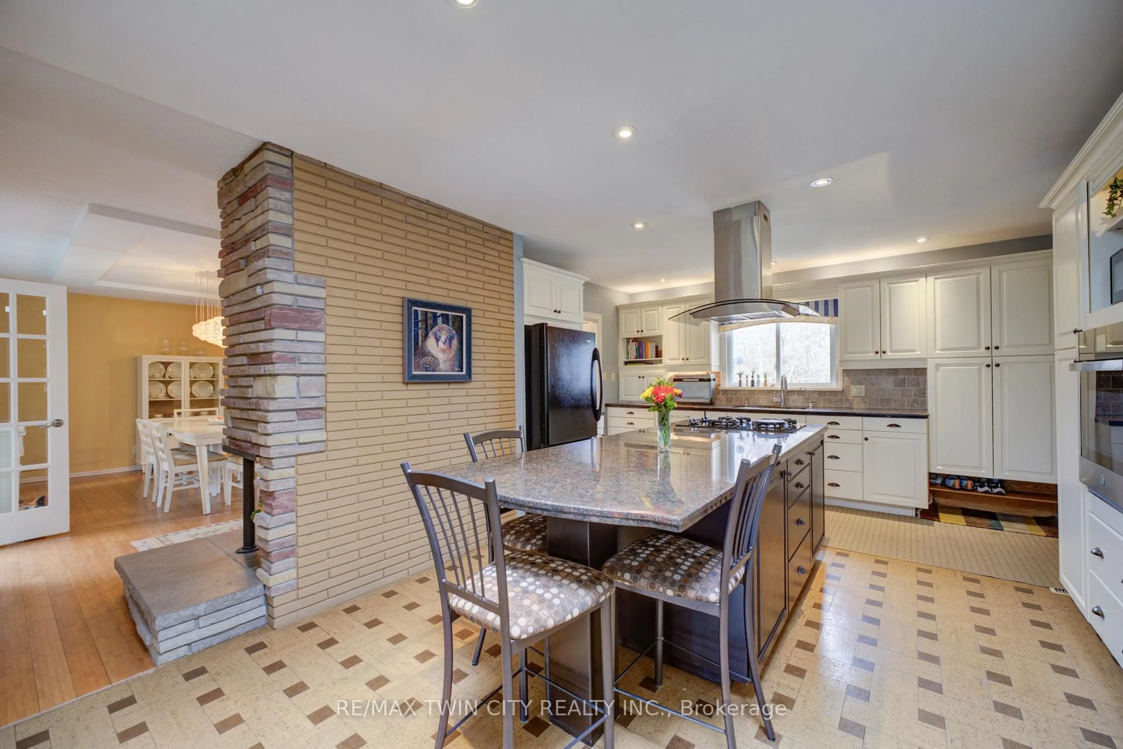 Unknown for 9 Summerhayes Cres, Brantford Ontario N3R 5H9