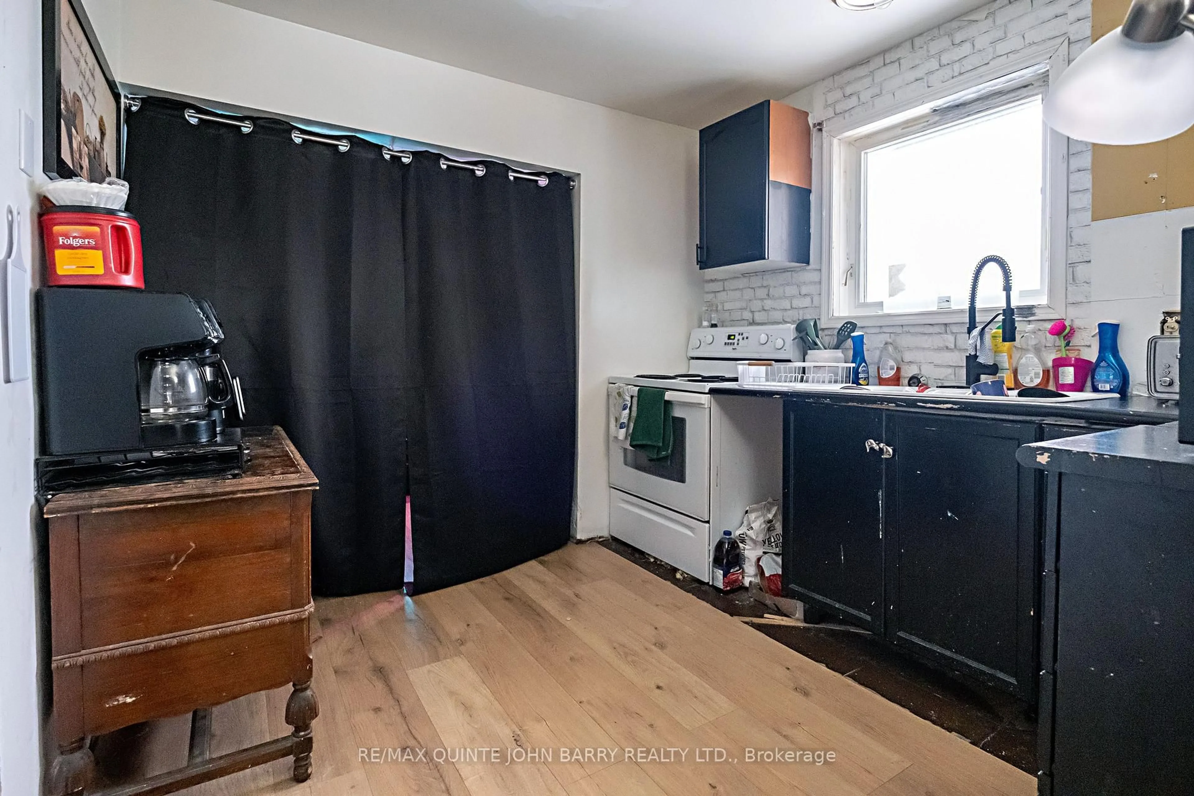 Standard kitchen, unknown for 61 Kidd Ave, Quinte West Ontario K8V 2C6