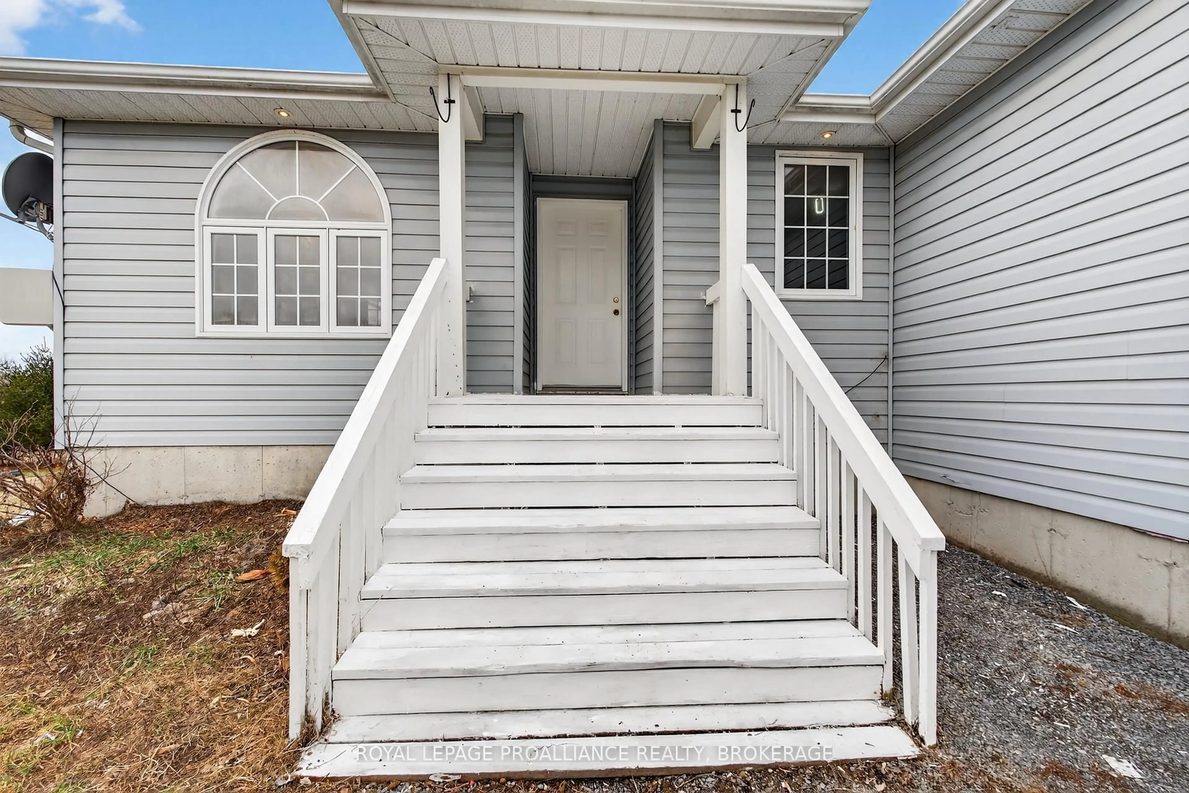 Home with vinyl exterior material, street for 3081 Barnaby Crt, Battersea Ontario K0H 1H0