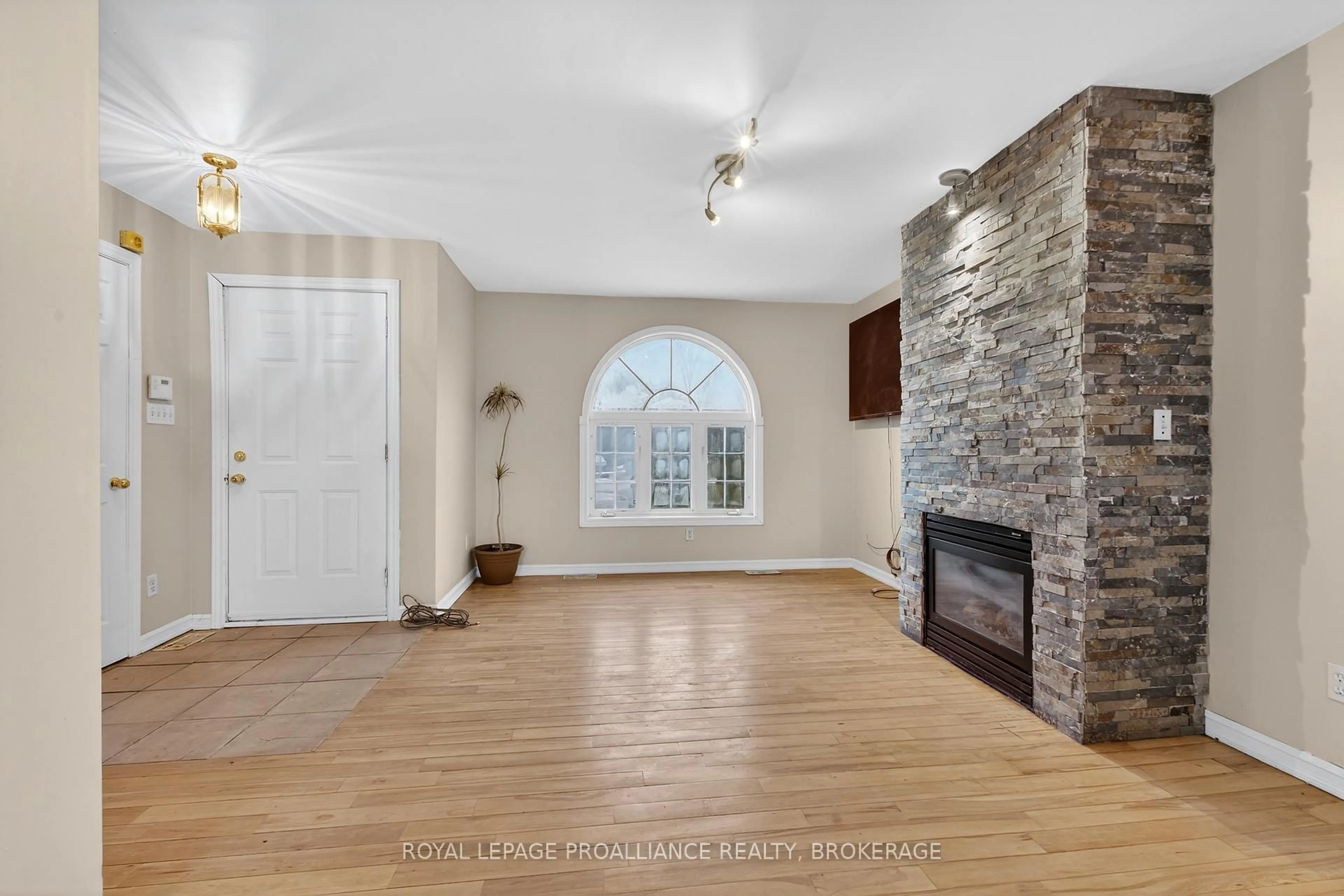 Unknown for 3081 Barnaby Crt, Battersea Ontario K0H 1H0