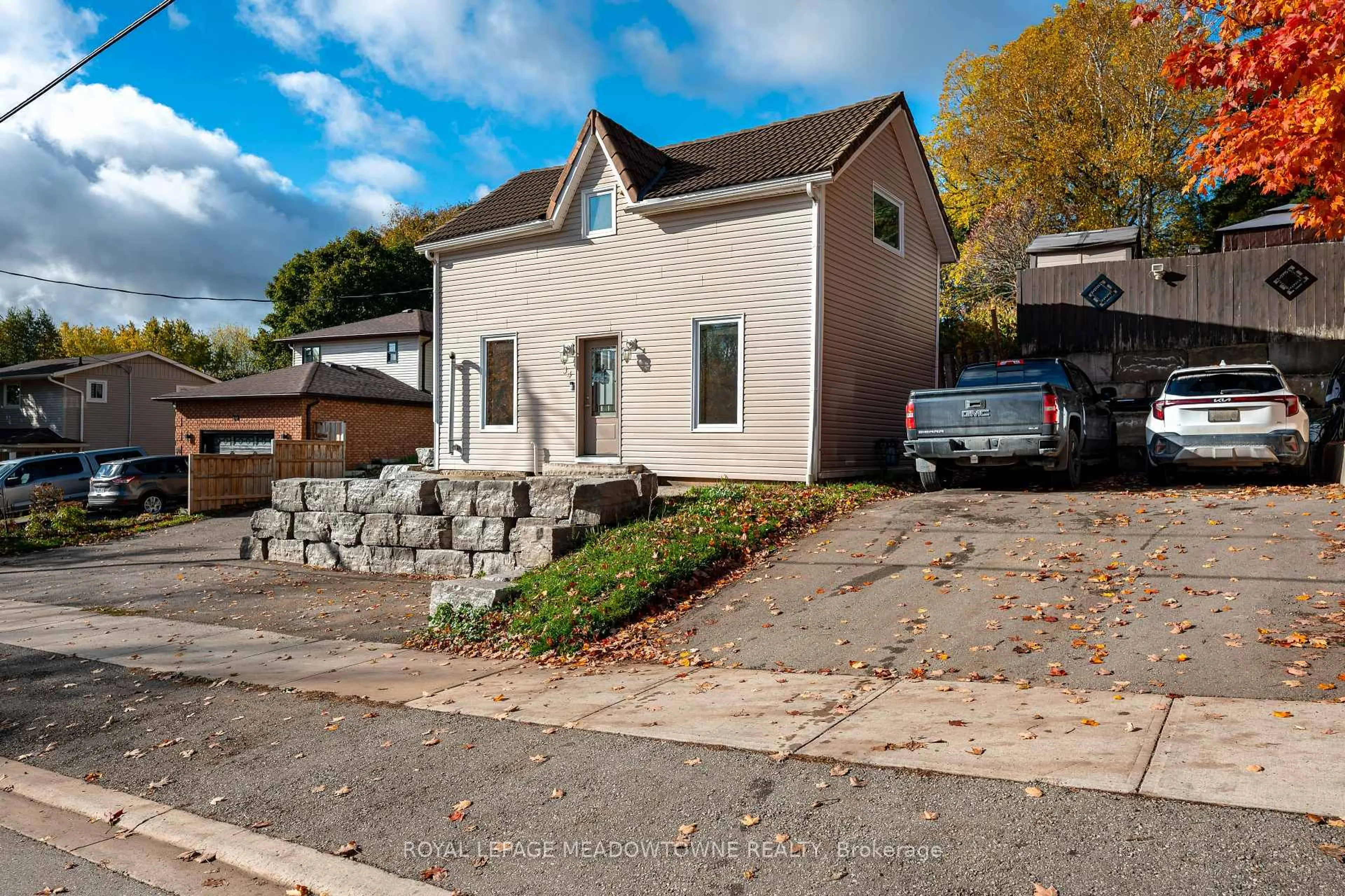 Unknown for 34 Crozier St, East Luther Grand Valley Ontario L0N 1G0