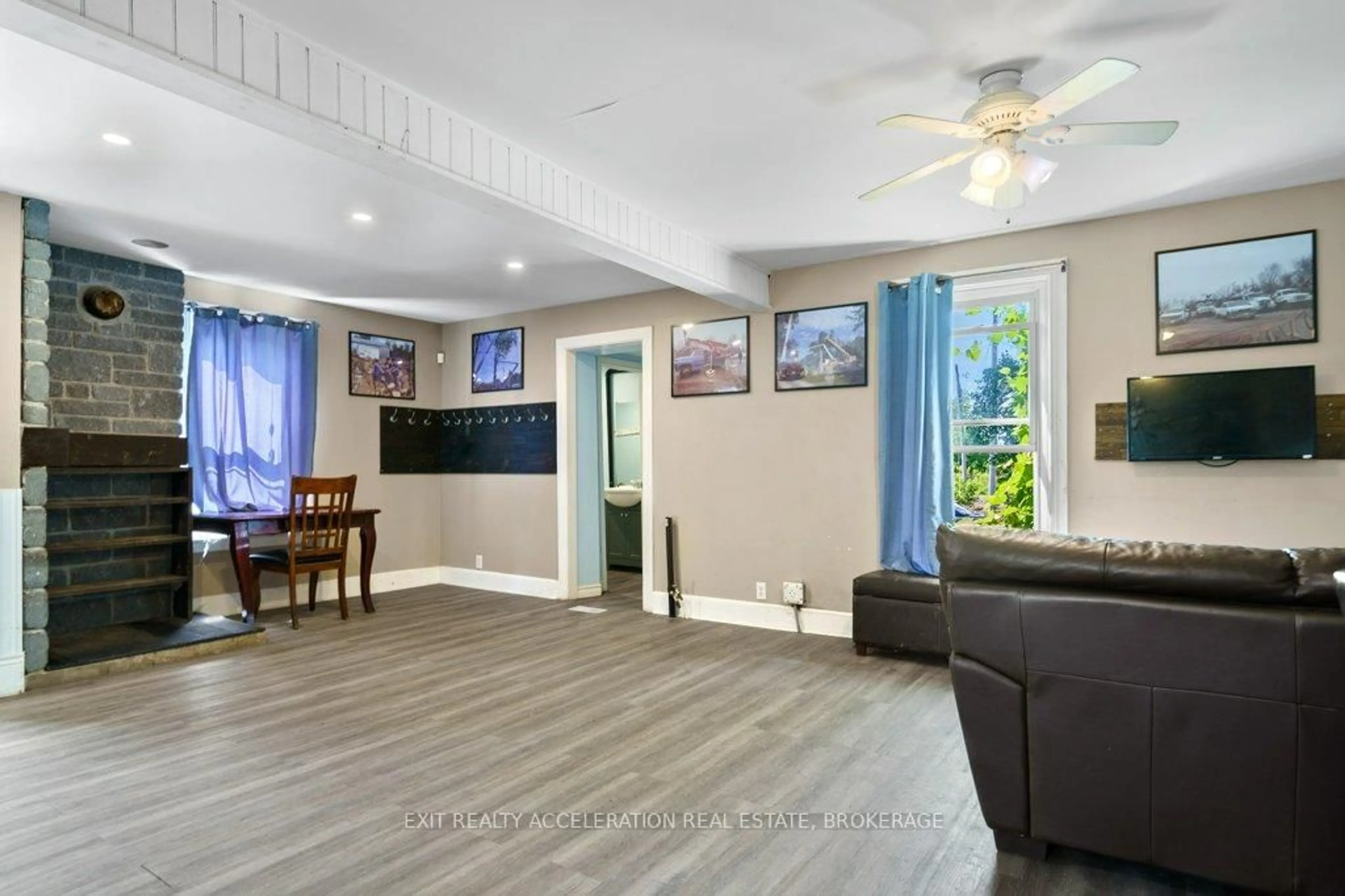 Living room with furniture, unknown for 71 GOODYEAR Rd, Plantagenet Ontario K7R 3L2