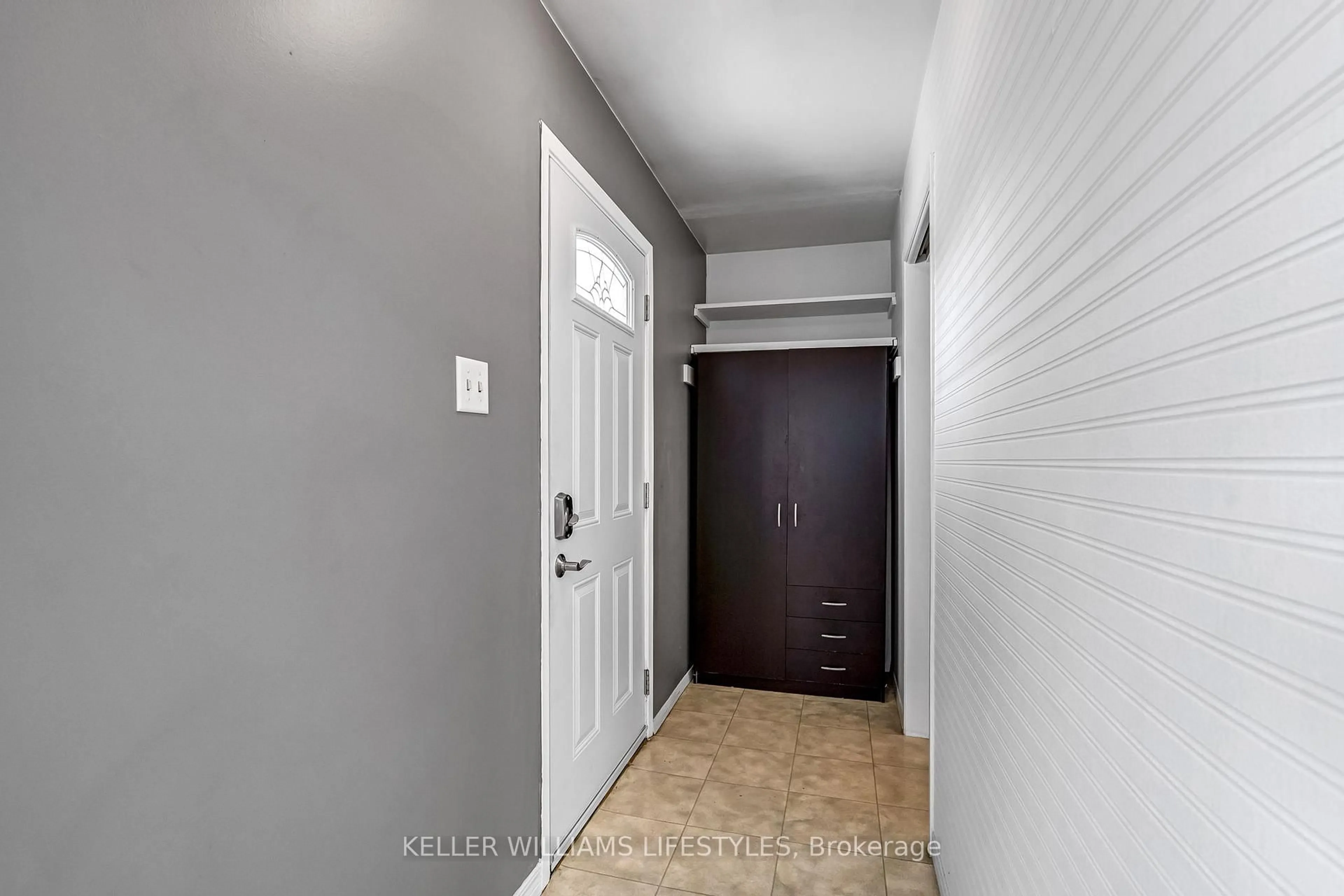 Indoor entryway for 189 Culver Cres, London East Ontario N5V 3G6