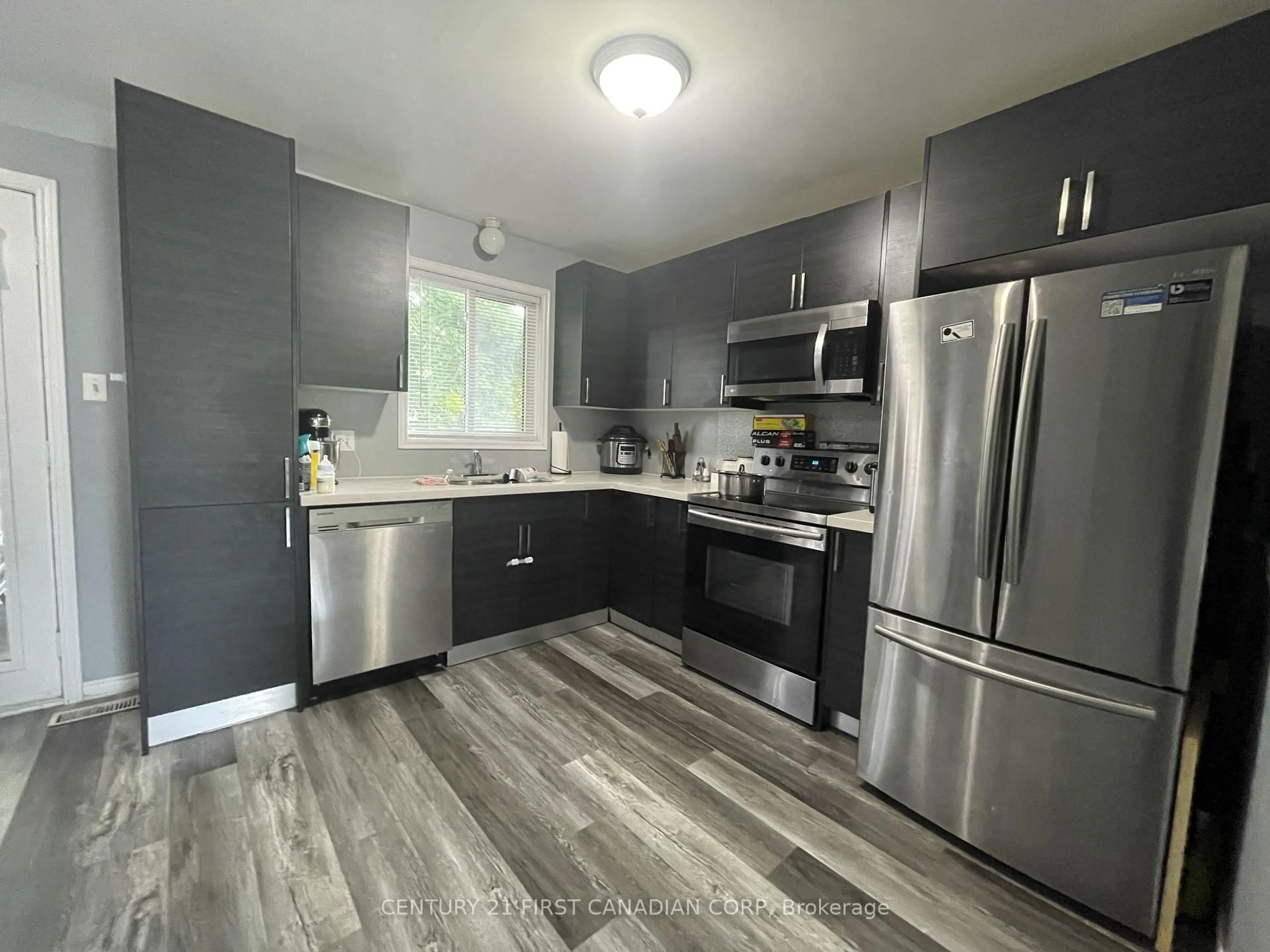 Open concept kitchen, unknown for 70 Chapman Crt #23, London North Ontario N6G 4Z4