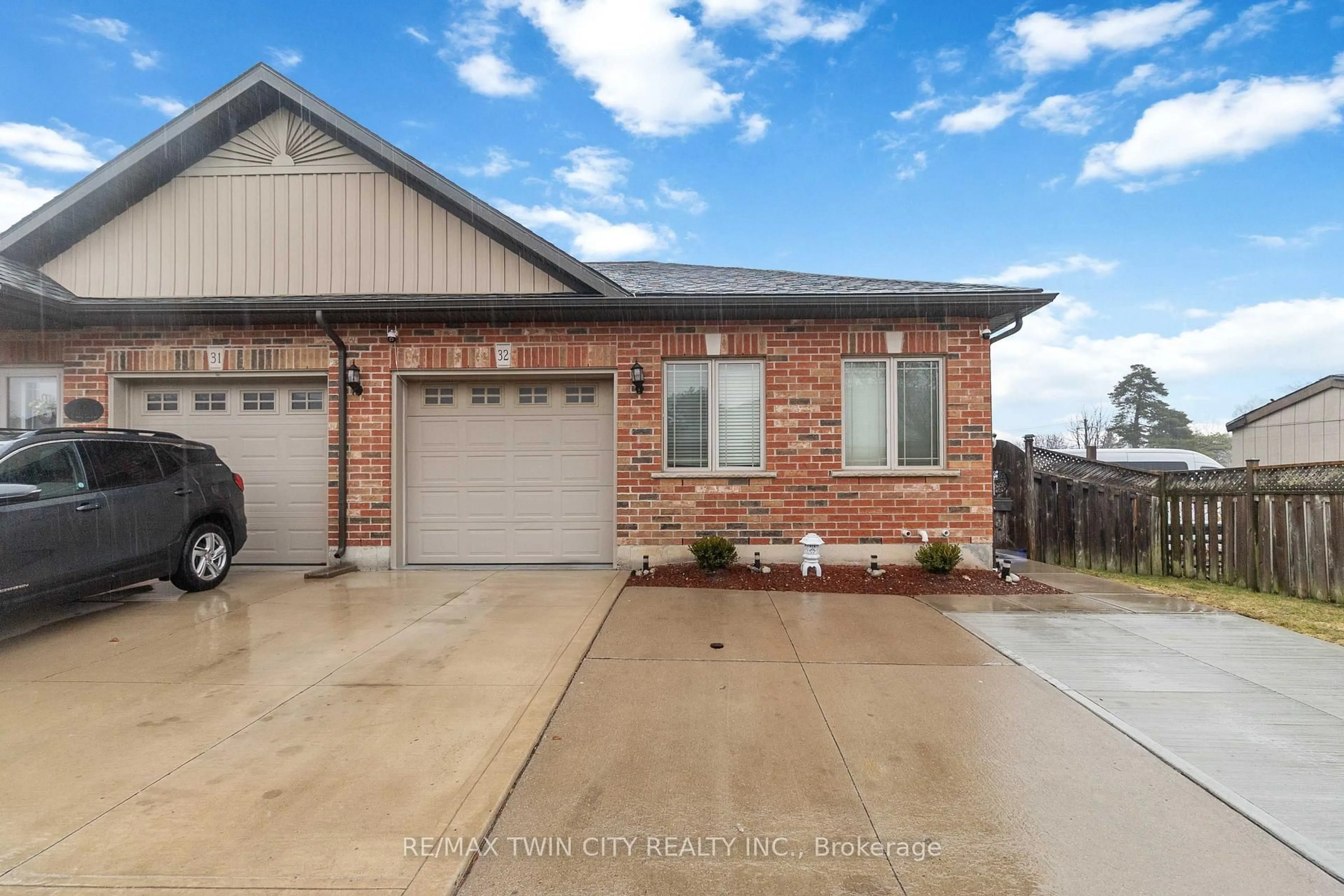 Home with brick exterior material, street for 1038 Colborne St #32, Brantford Ontario N3S 3T6