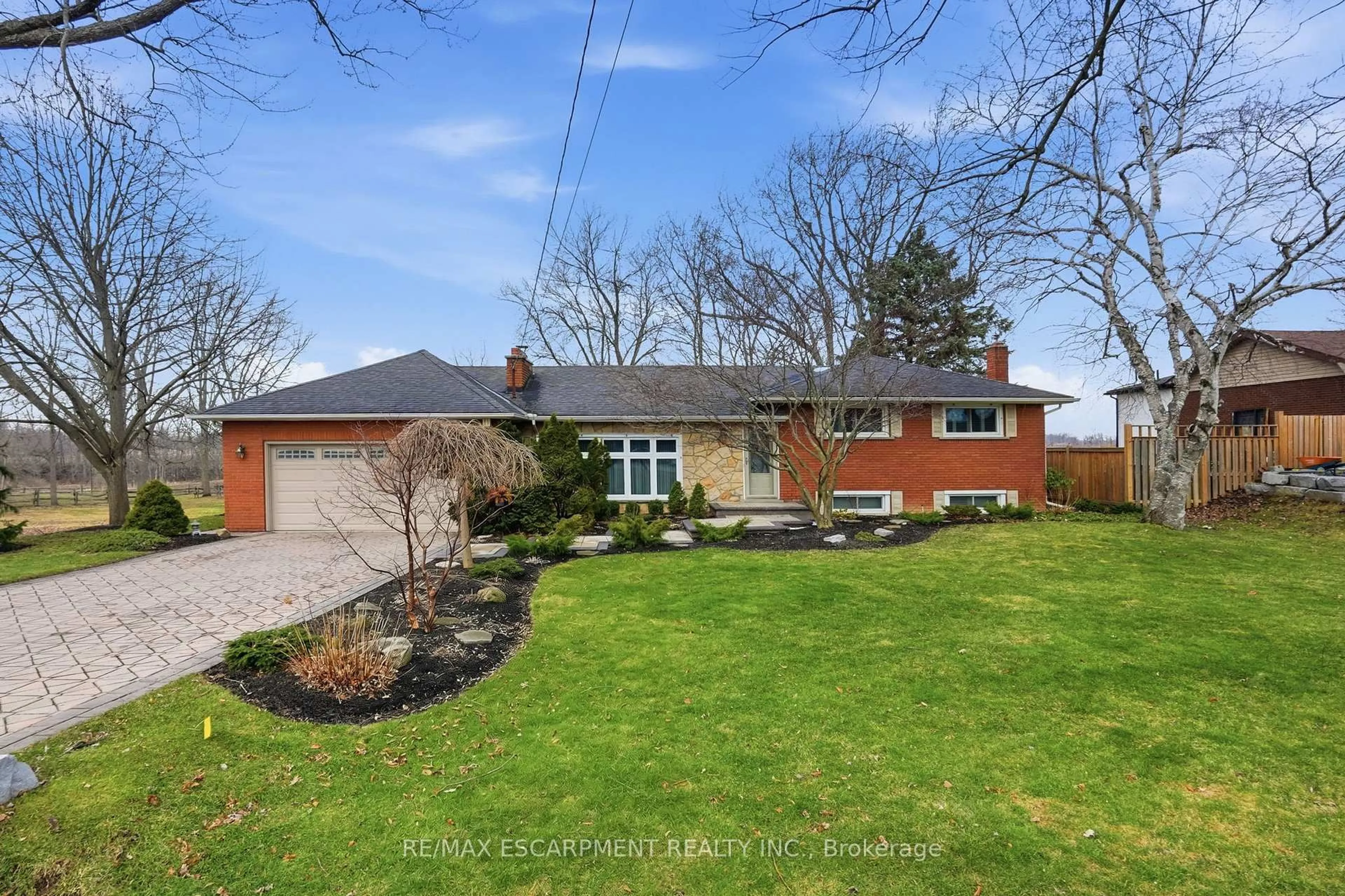 A pic from outside/outdoor area/front of a property/back of a property/a pic from drone, street for 692 Miles Rd, Hamilton Ontario L0R 1P0