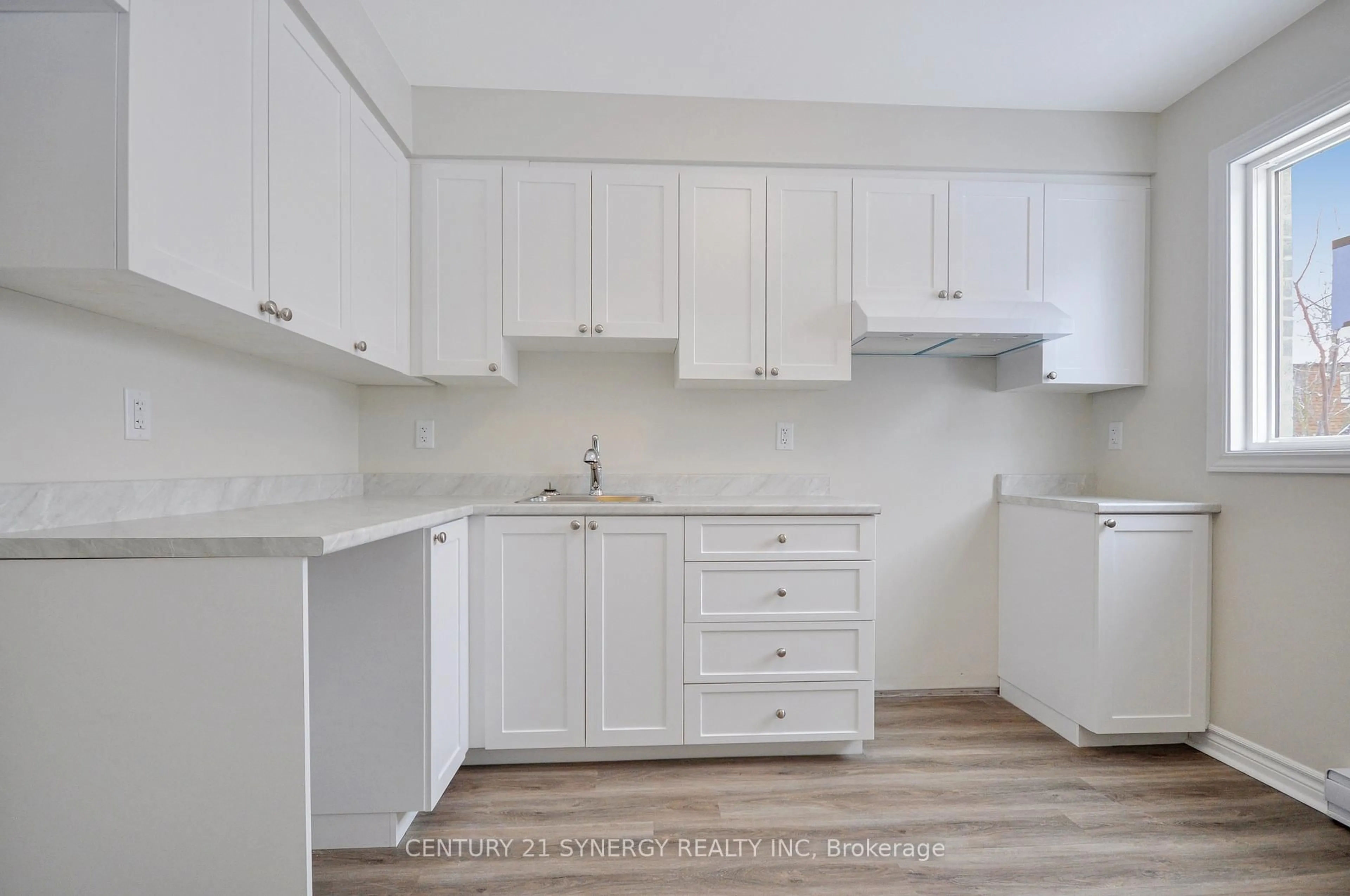 Standard kitchen, unknown for 2976 Olympic Way #72, Ottawa Ontario K1T 1Y4