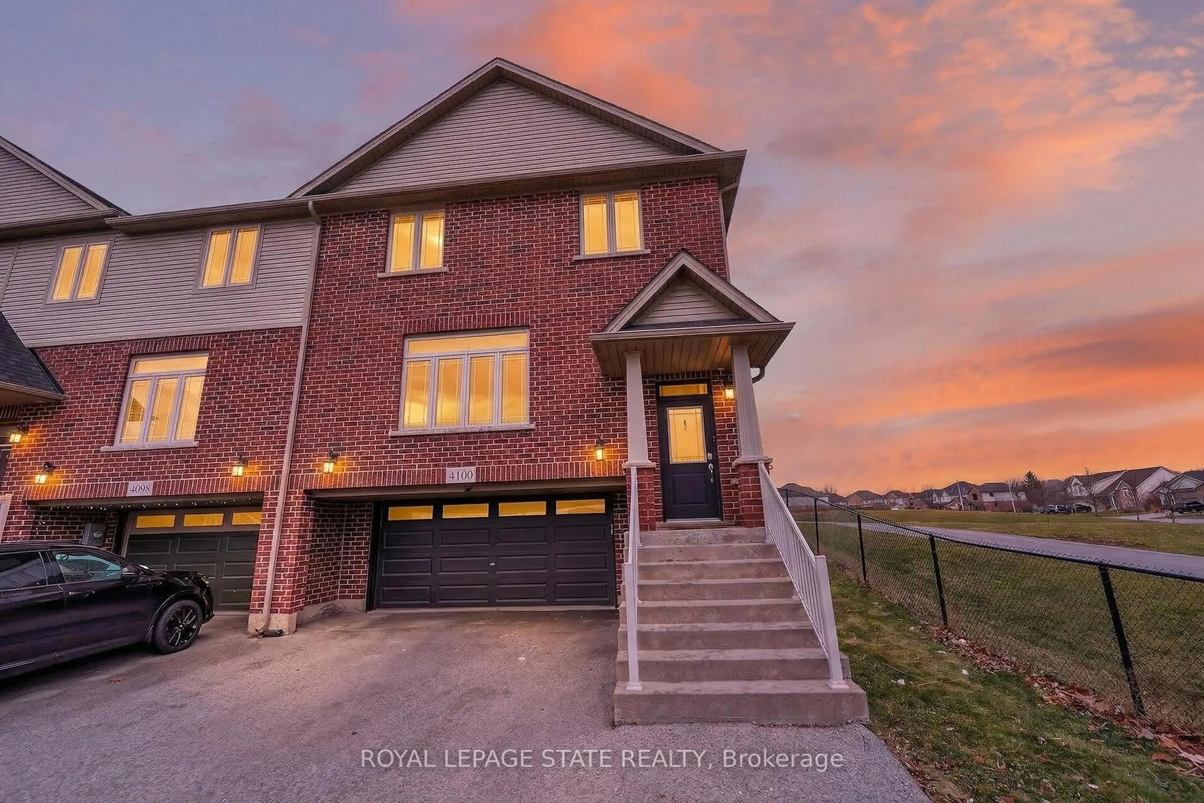 Home with brick exterior material, street for 4100 Cassandra Dr, Lincoln Ontario L3J 0M5