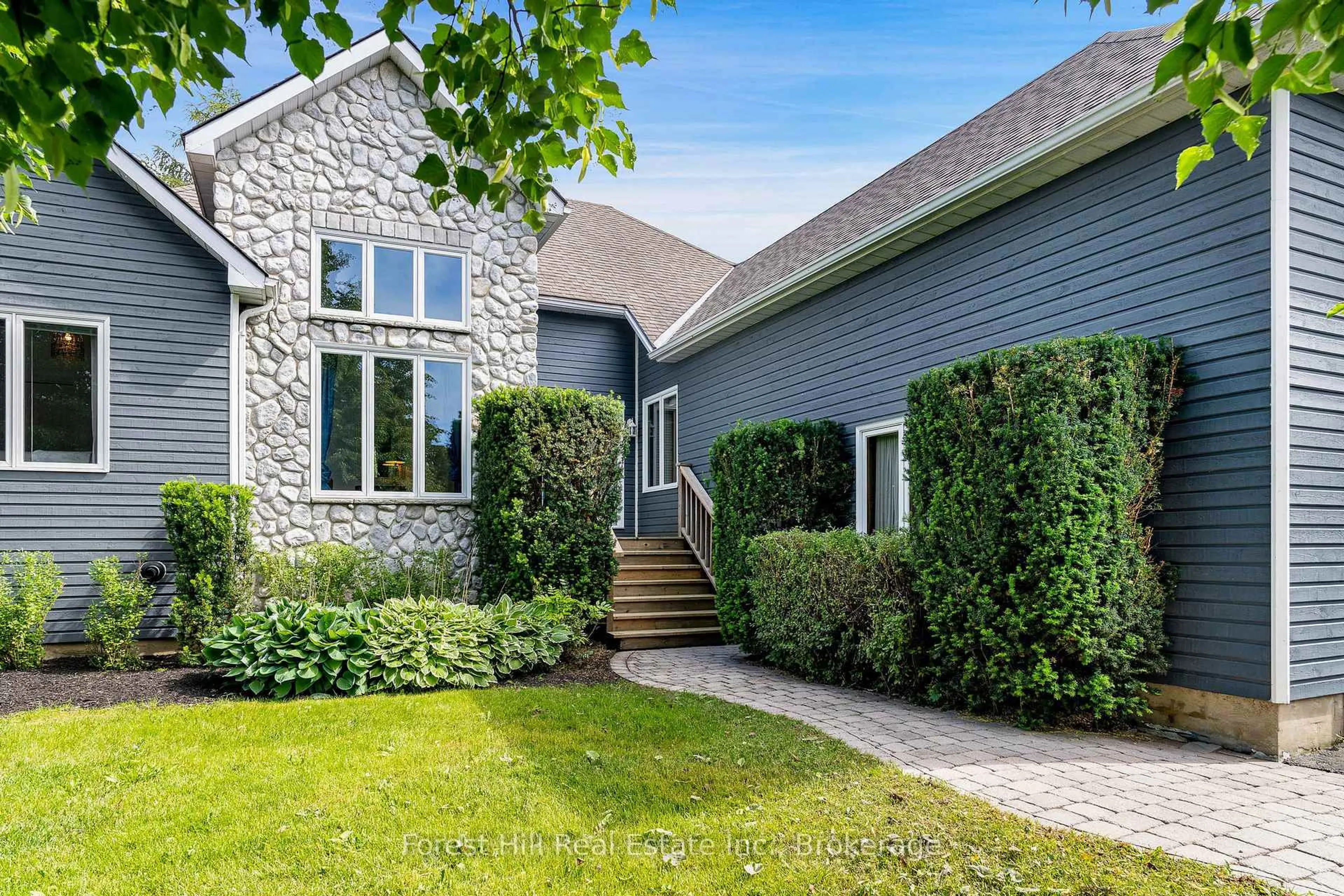 Home with brick exterior material, street for 140 AUGUSTA Cres, Blue Mountains Ontario L9Y 0K7