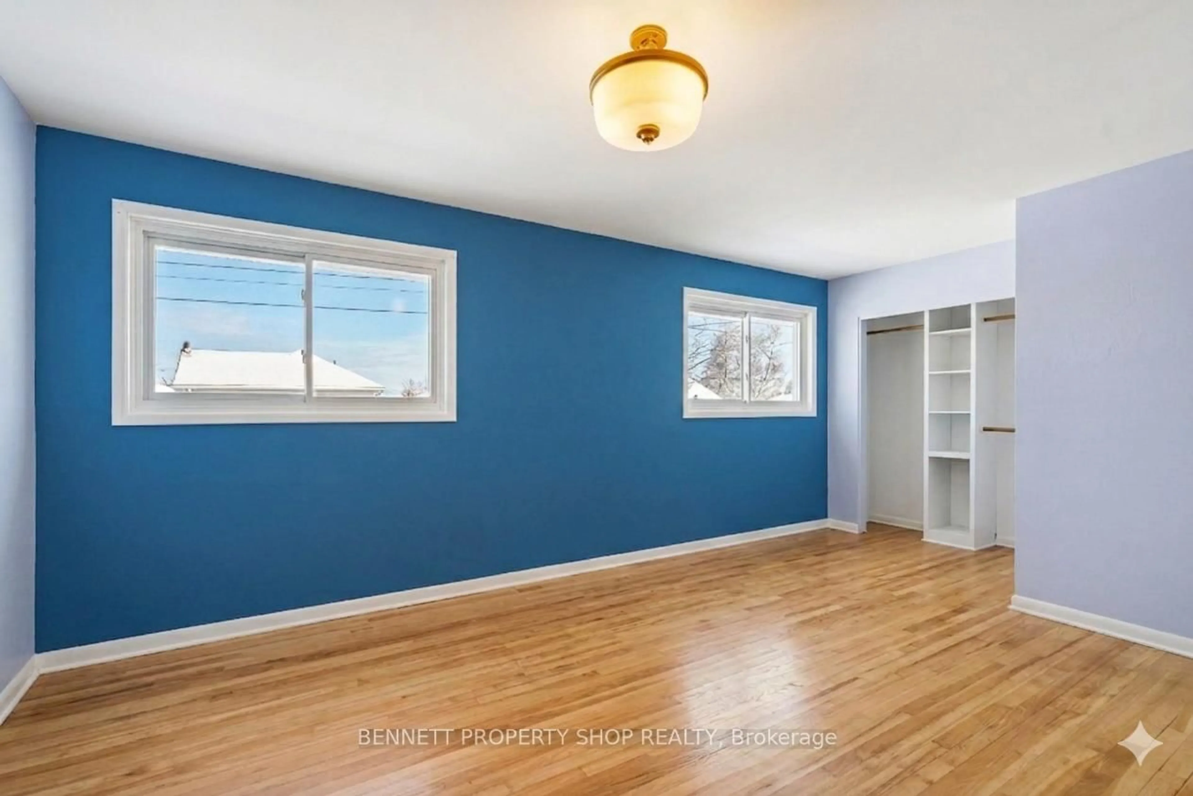 A pic of a room for 2636 Elmhurst St, Ottawa Ontario K2B 7N6