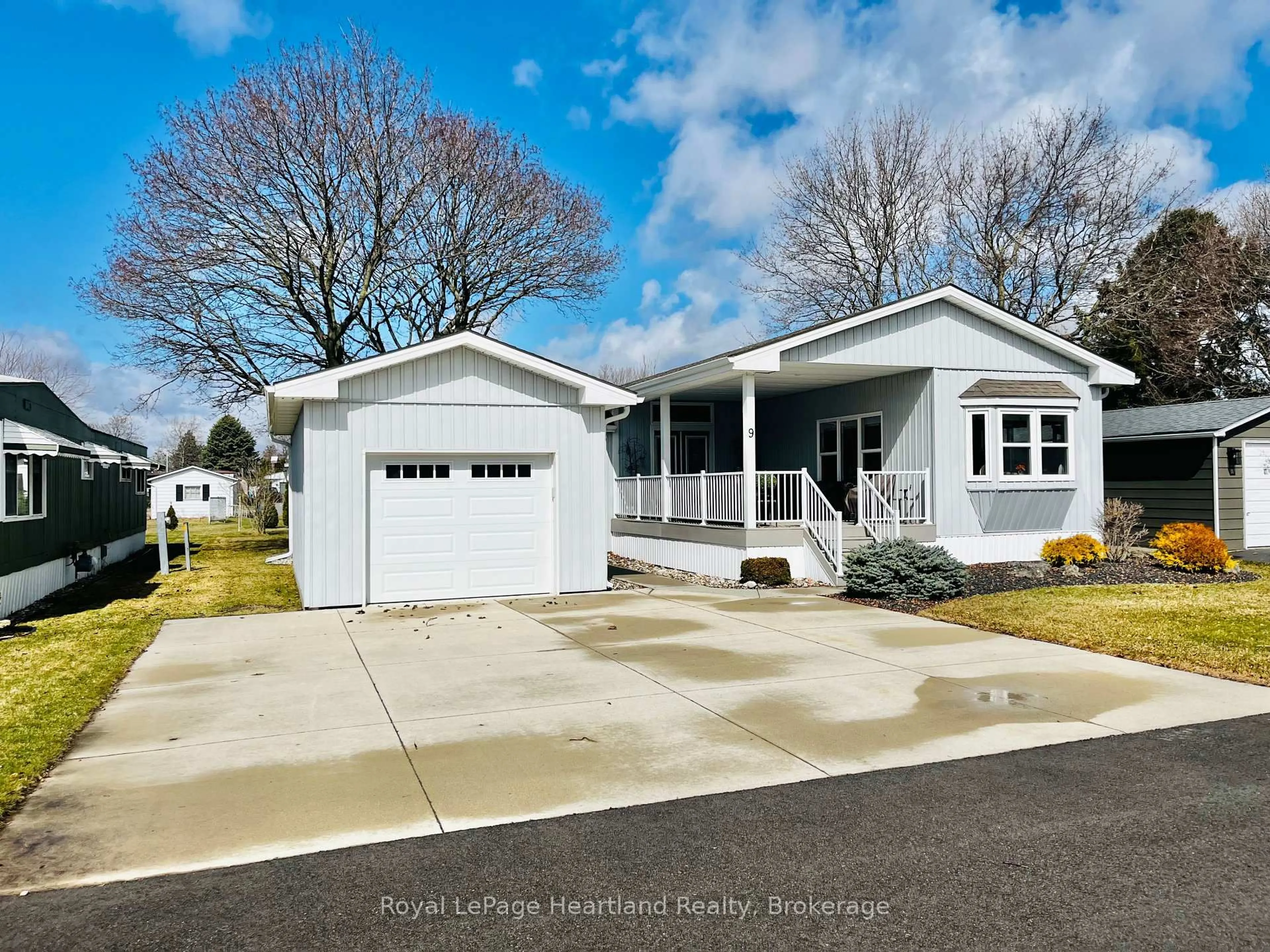 Home with vinyl exterior material, street for 9 VELMA St, Strathroy-Caradoc Ontario N7G 3L2