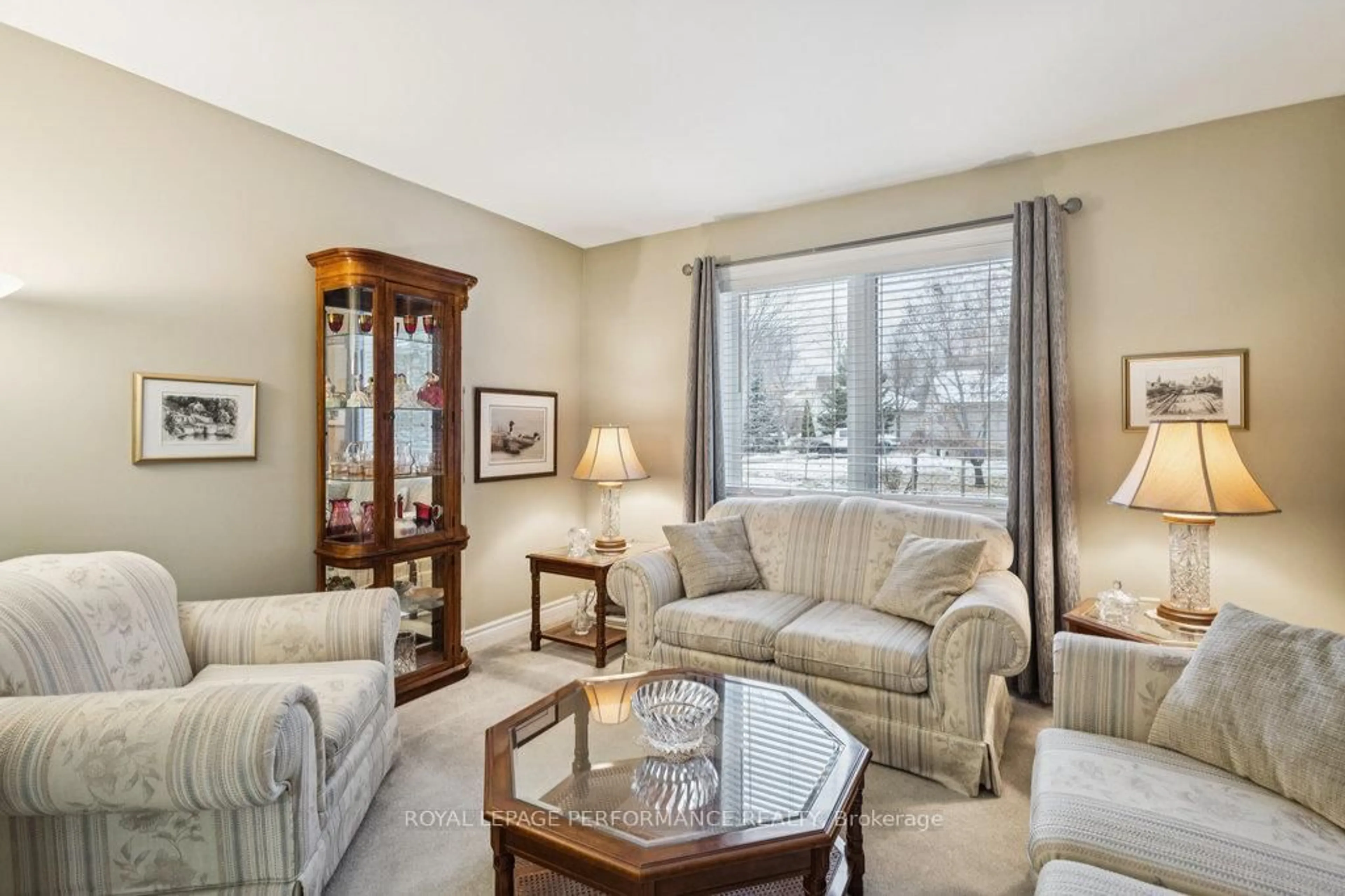 Living room with furniture, unknown for 7051 Donwel Dr, Greely Ontario K4P 1M7