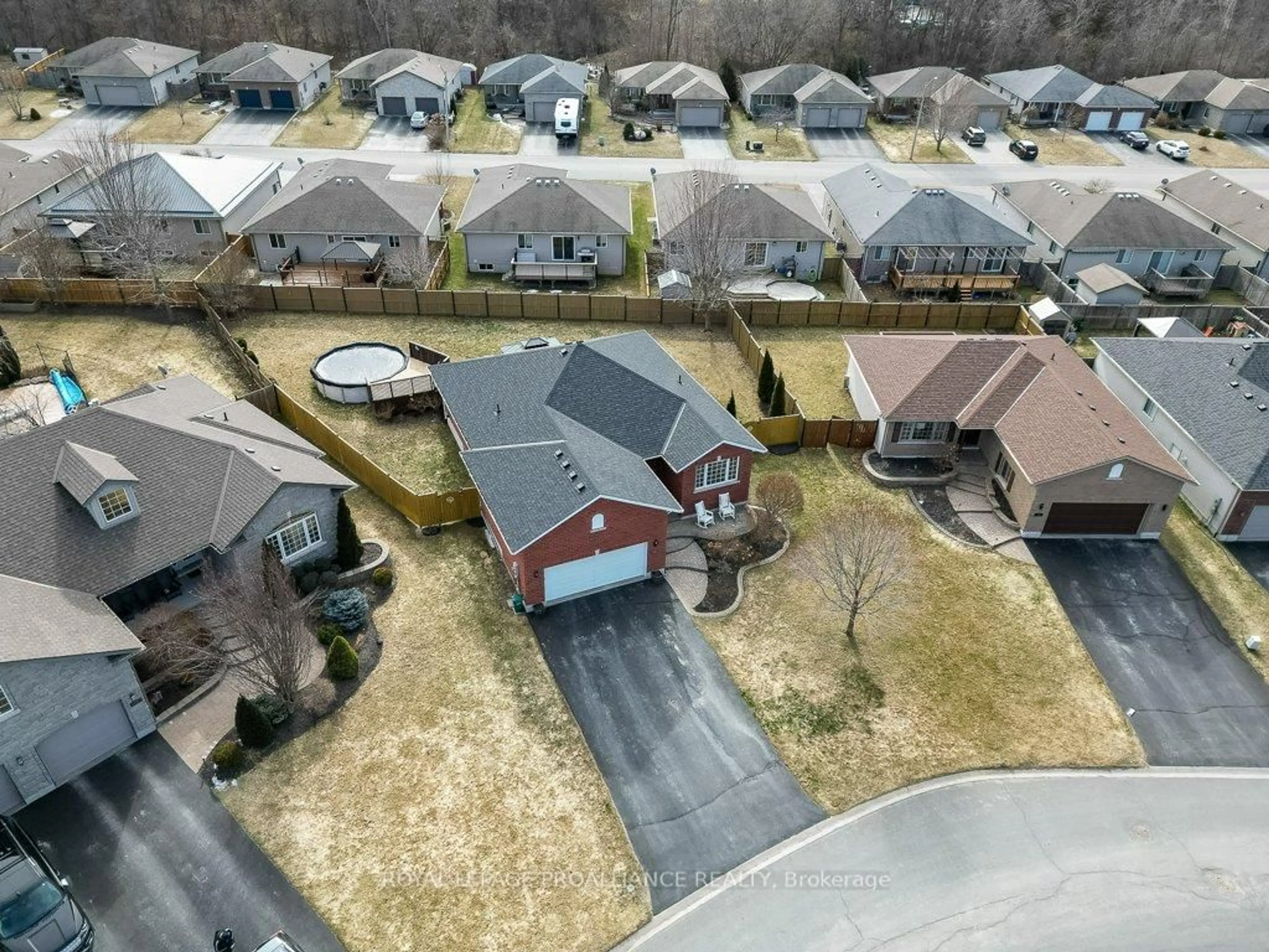 A pic from outside/outdoor area/front of a property/back of a property/a pic from drone, street for 21 Forest Valley Dr, Hastings Ontario K0K 2C0