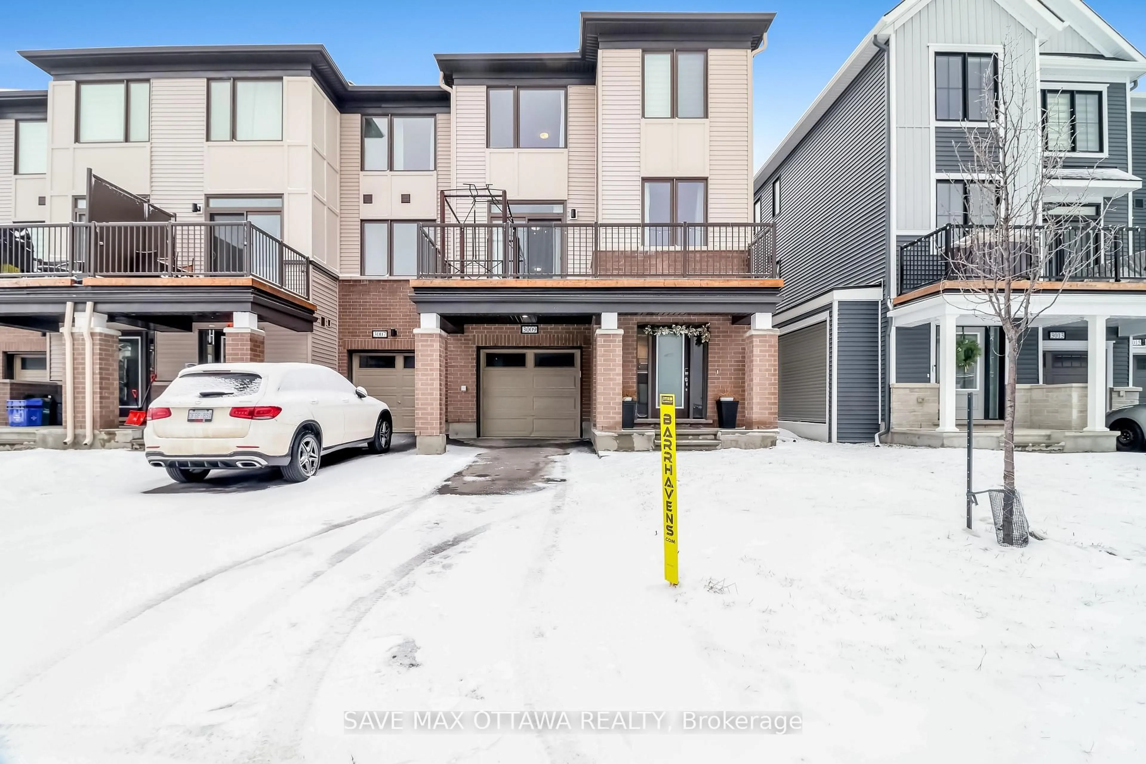 A pic from outside/outdoor area/front of a property/back of a property/a pic from drone, street for 3009 Rhyolite Way, Ottawa Ontario K2J 7J4
