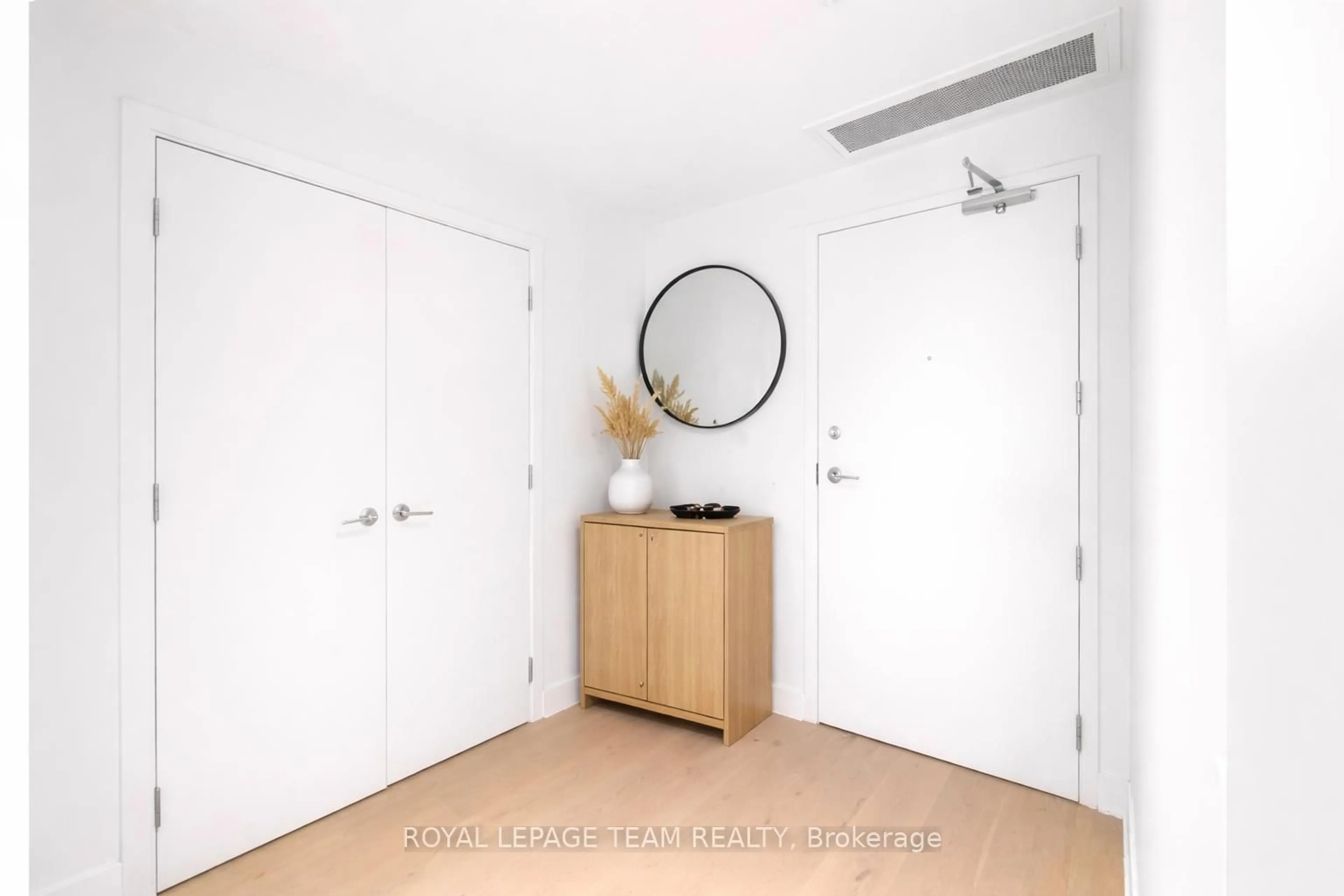 Indoor entryway for 20 Daly Ave #1503, Ottawa Ontario K1N 0C6