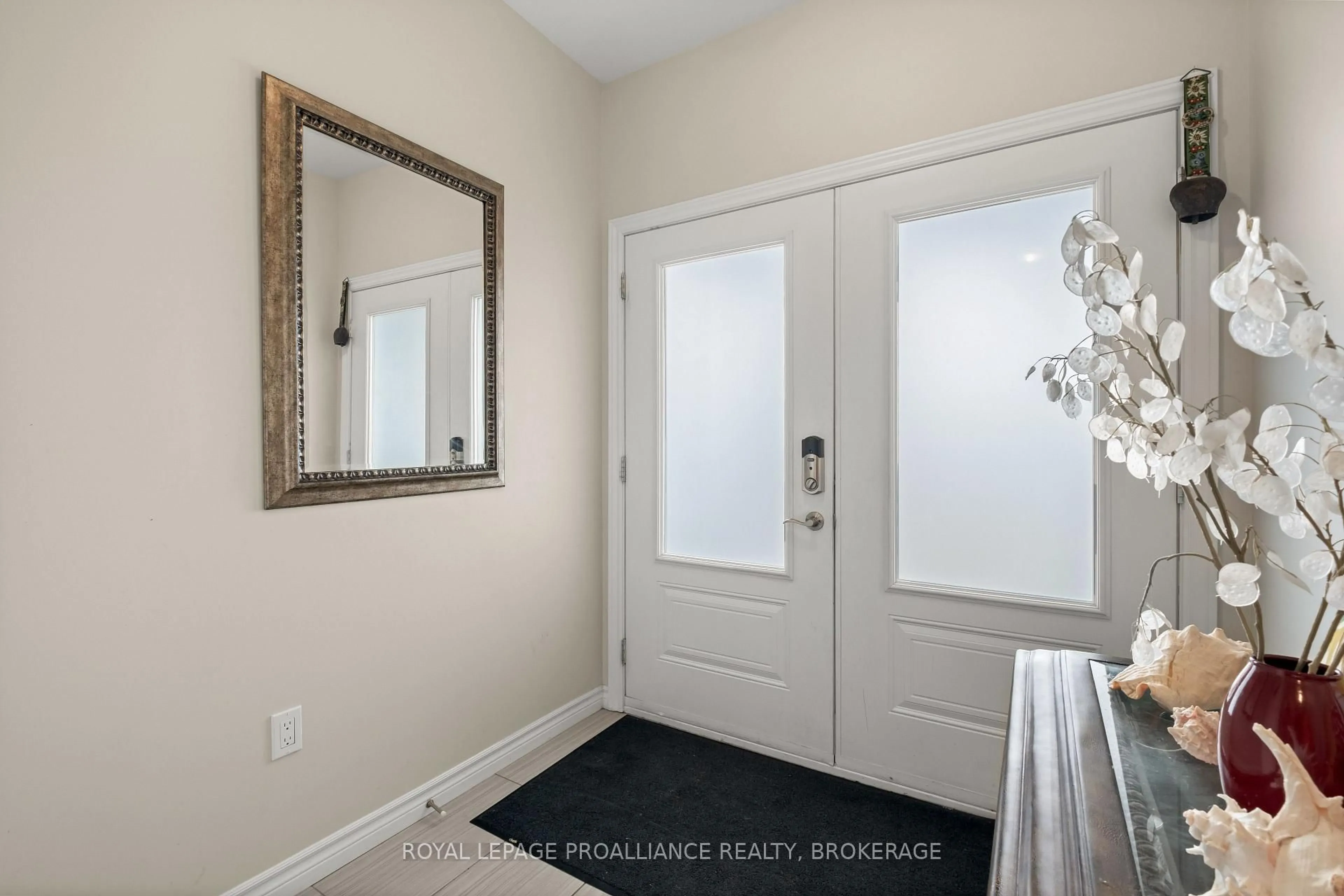 Indoor entryway for 16 Park Cres, Loyalist Ontario K7N 0C2