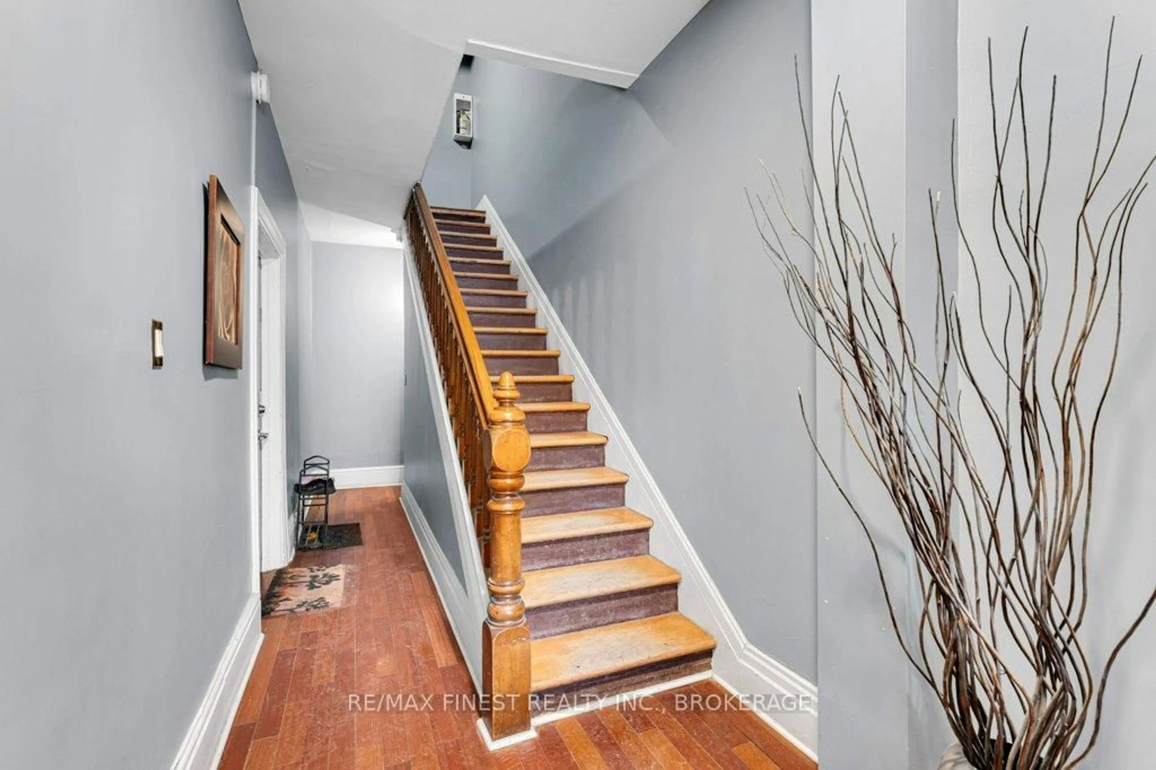 Stairs for 251 Barrie St, Kingston Ontario K7L 3K8