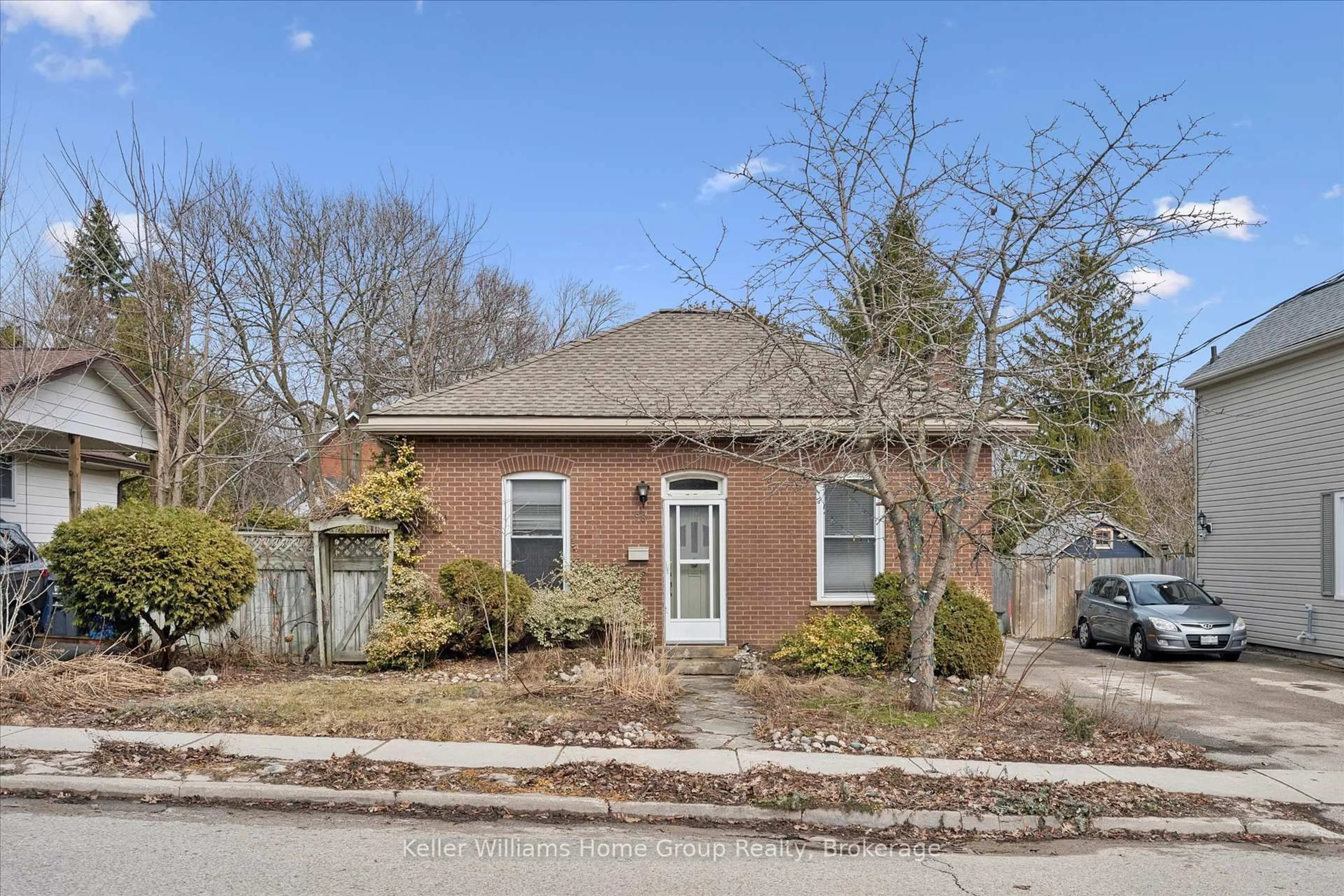 Home with brick exterior material, street for 98 Hearn Ave, Guelph Ontario N1H 5Y5