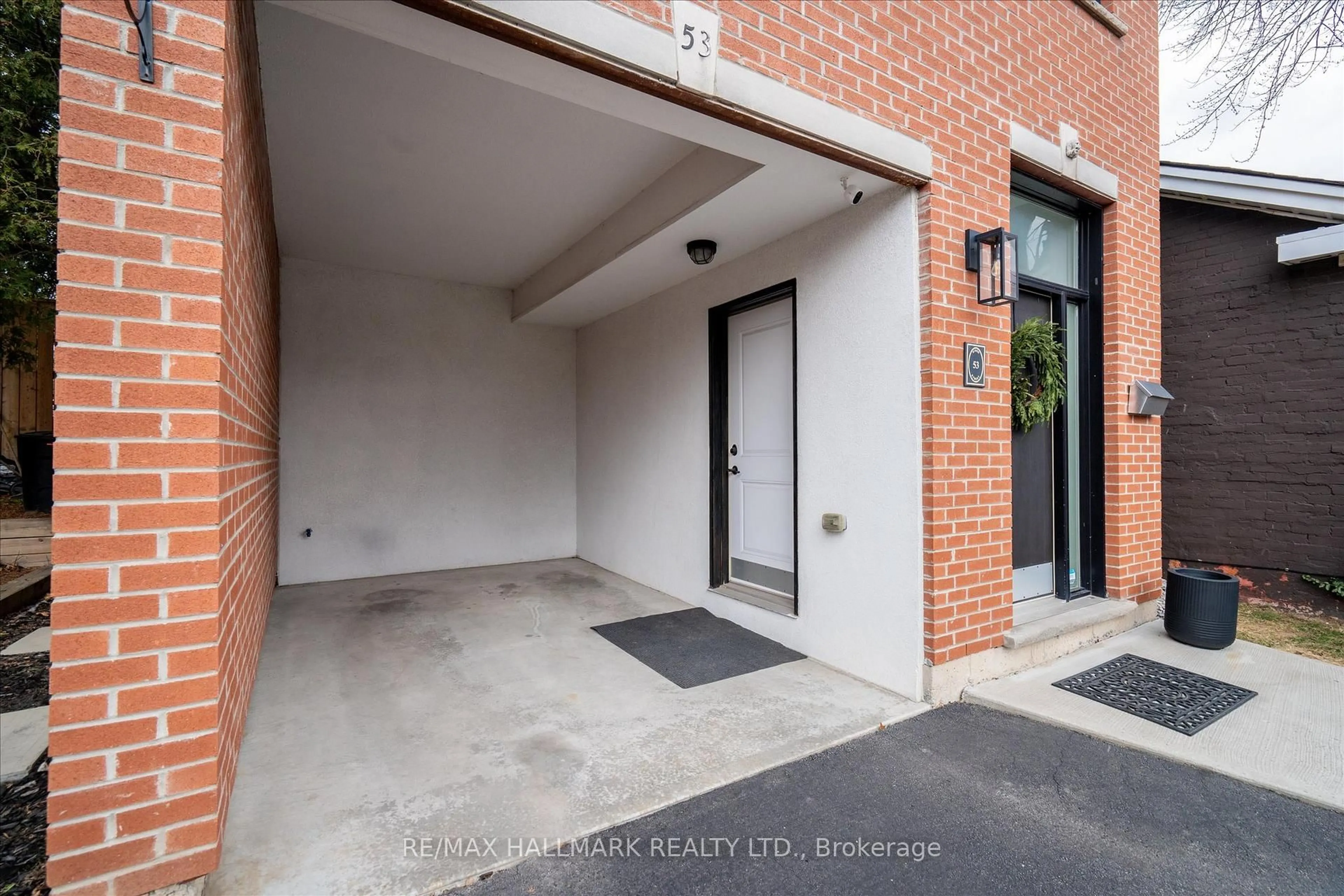 Unknown for 53 Wood St, Hamilton Ontario L8L 3Y2