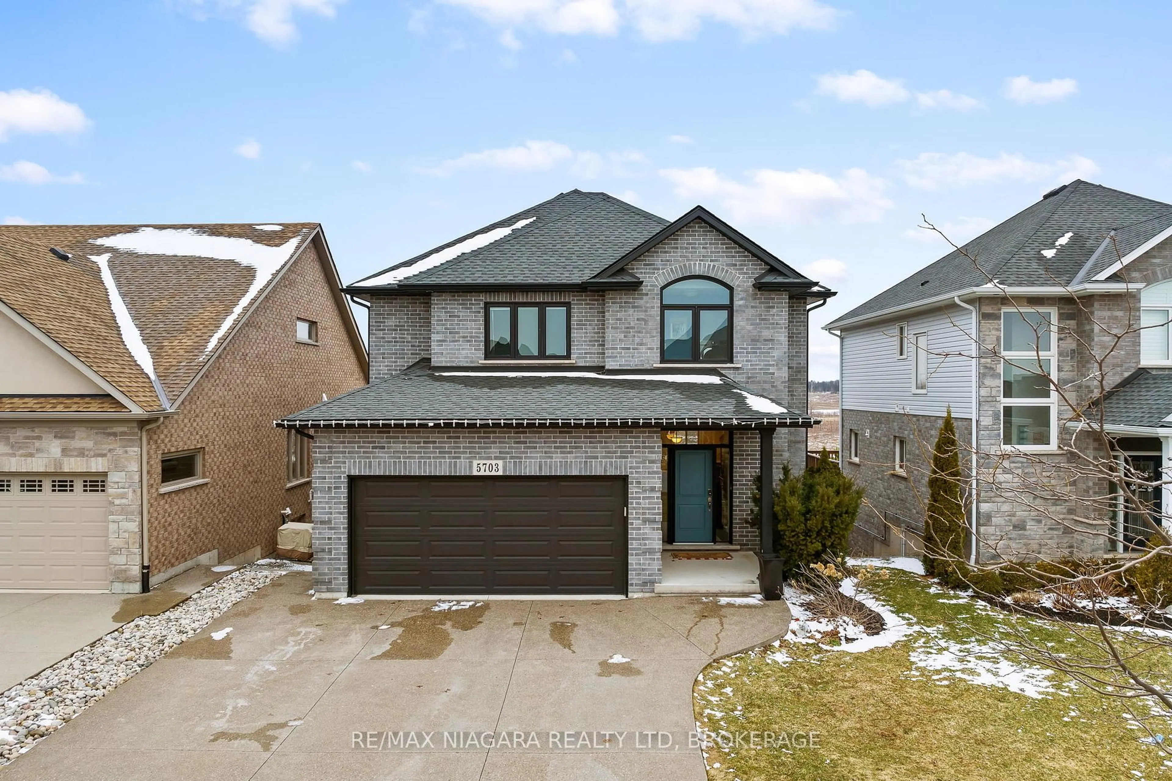 Home with brick exterior material, street for 5703 Osprey Ave, Niagara Falls Ontario L2H 0M2