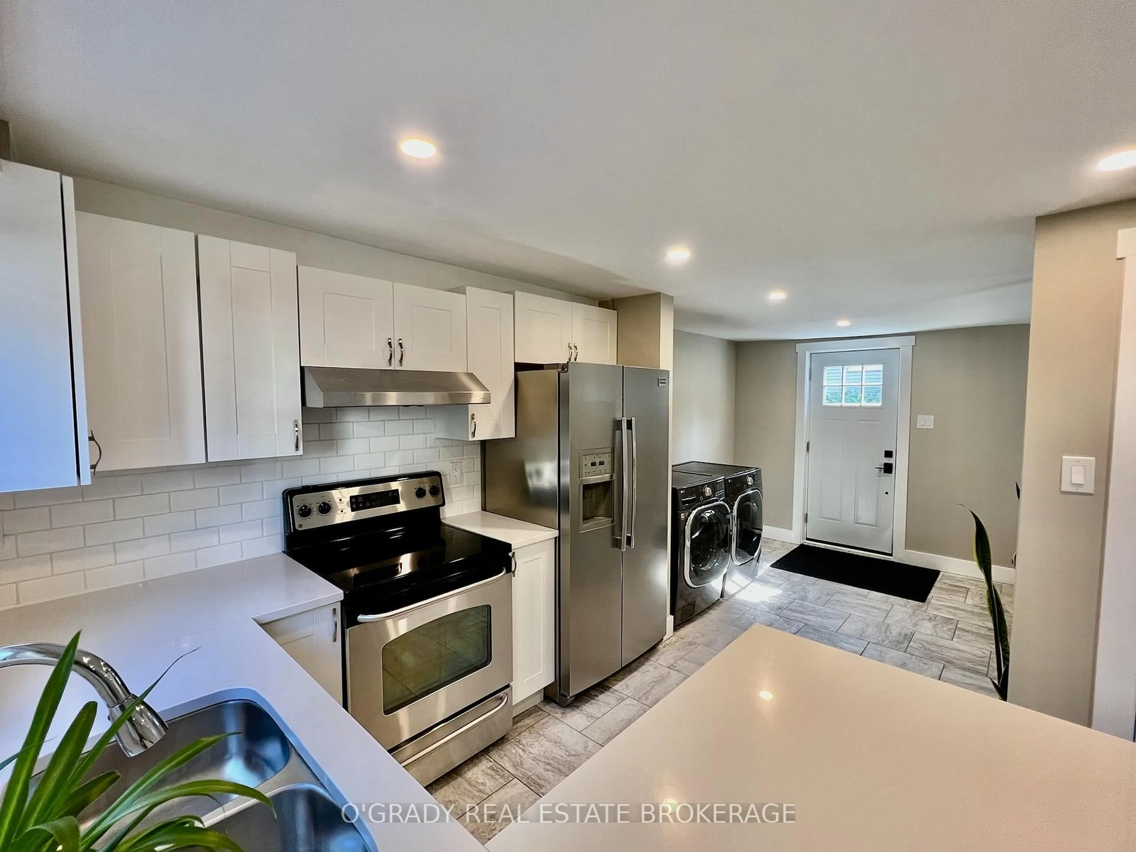 Open concept kitchen, ceramic/tile floor for 8 Edward Lane, Brockville Ontario K6V 5K5