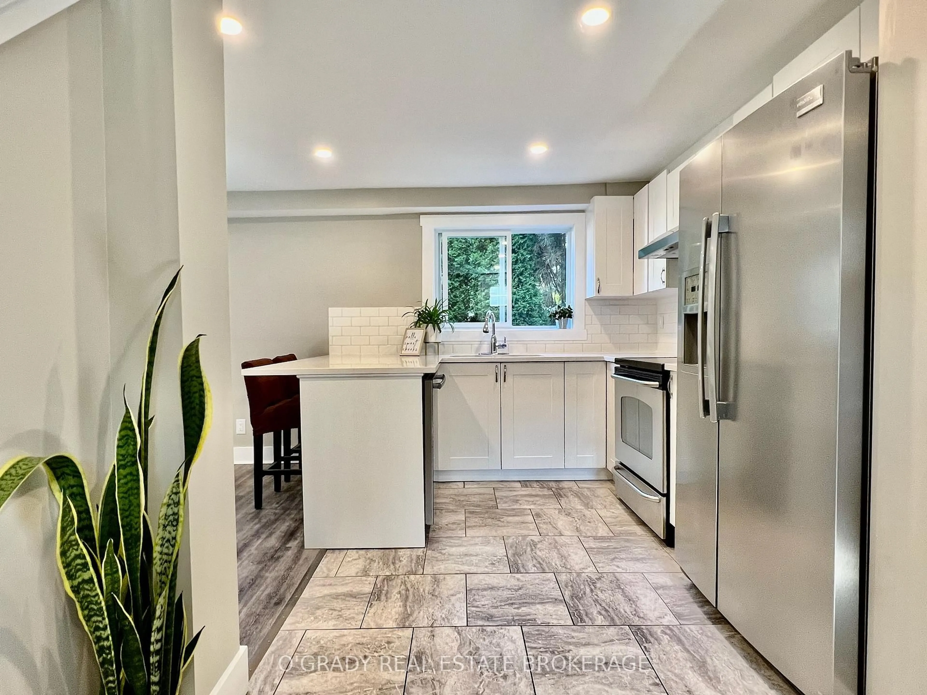 Open concept kitchen, ceramic/tile floor for 8 Edward Lane, Brockville Ontario K6V 5K5