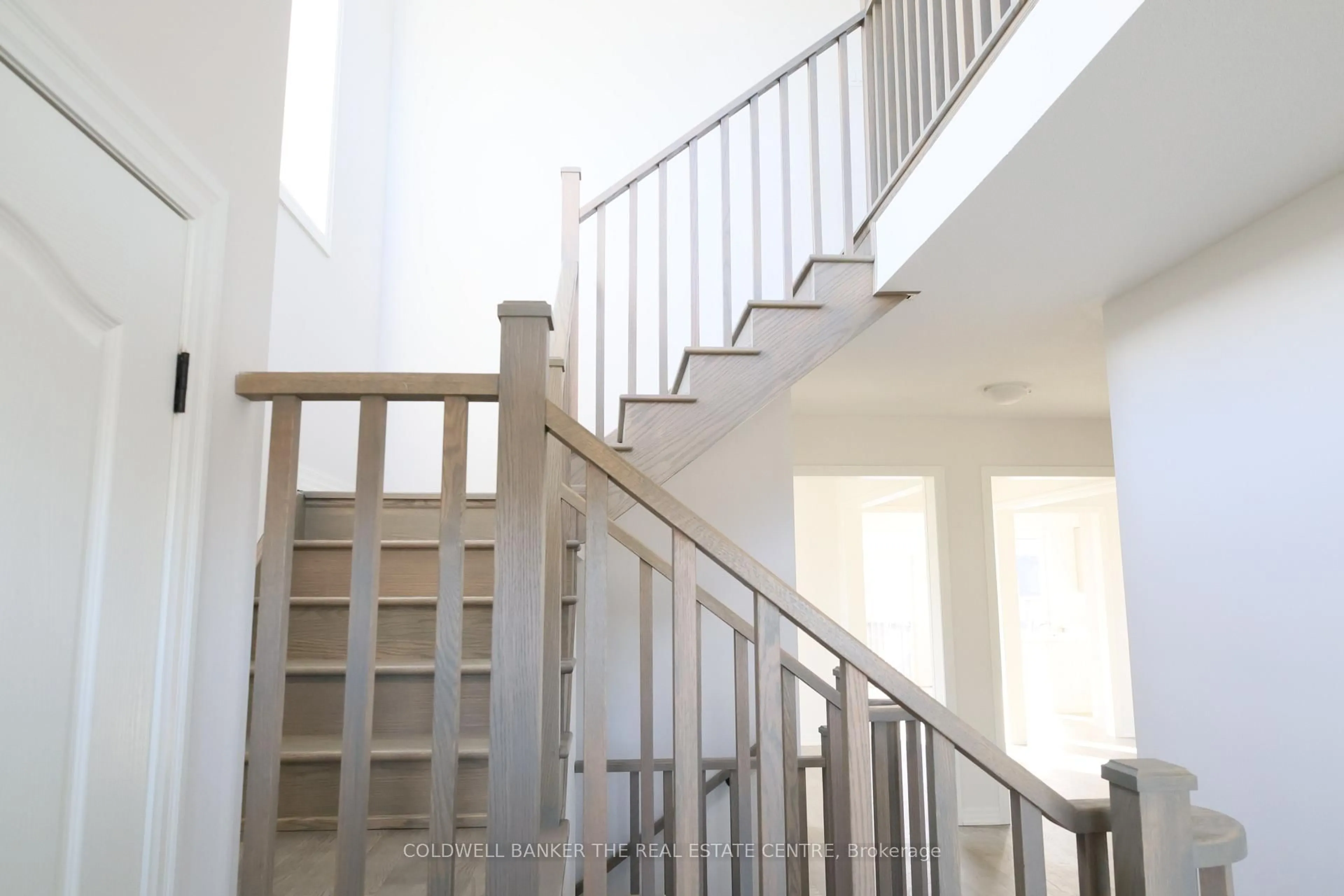 Stairs for 15 Fisher Rd, Kawartha Lakes Ontario K9V 0E5