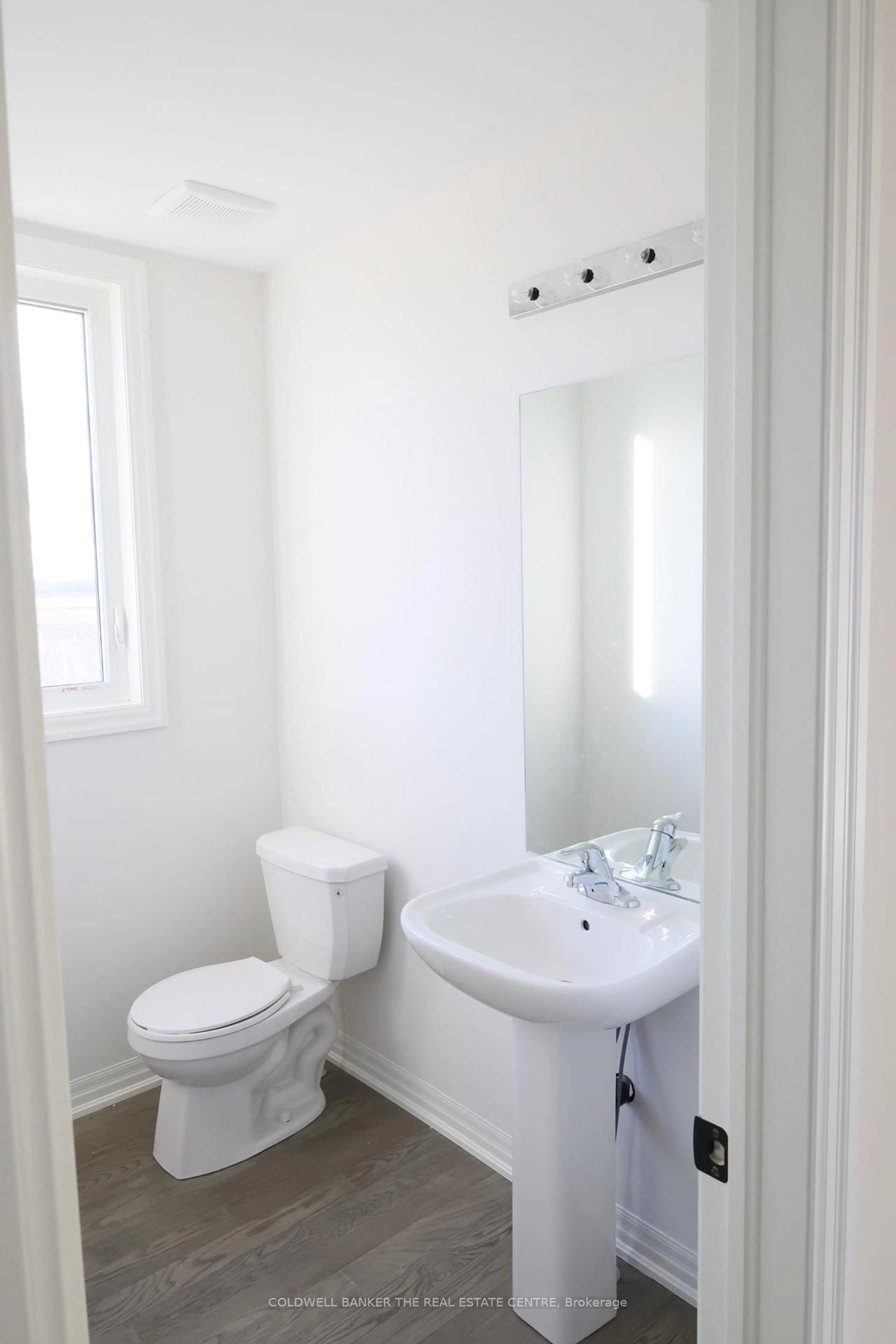 Standard bathroom, unknown for 15 Fisher Rd, Kawartha Lakes Ontario K9V 0E5