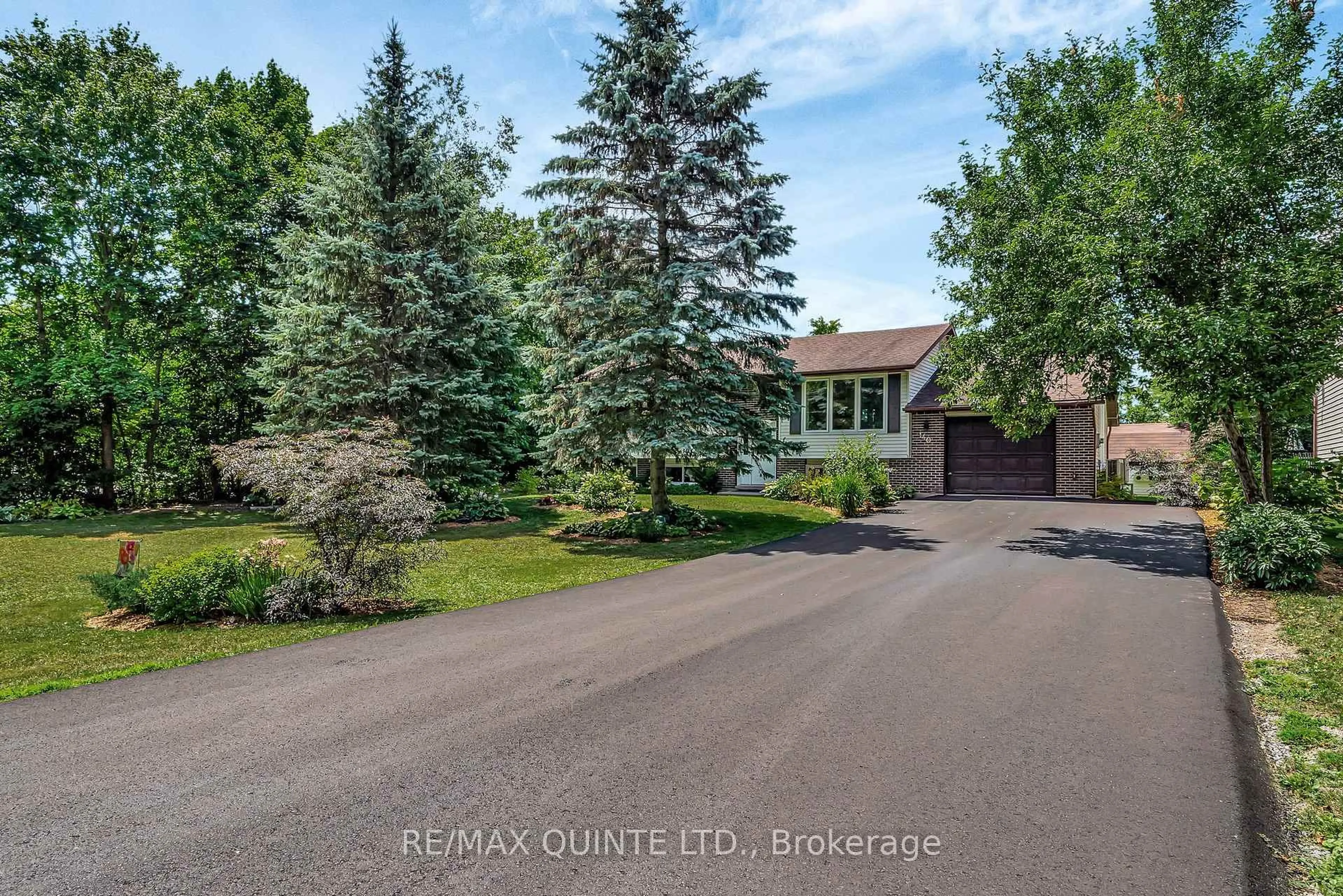 A pic from outside/outdoor area/front of a property/back of a property/a pic from drone, street for 140 Edward St, Stirling Ontario K0K 3E0