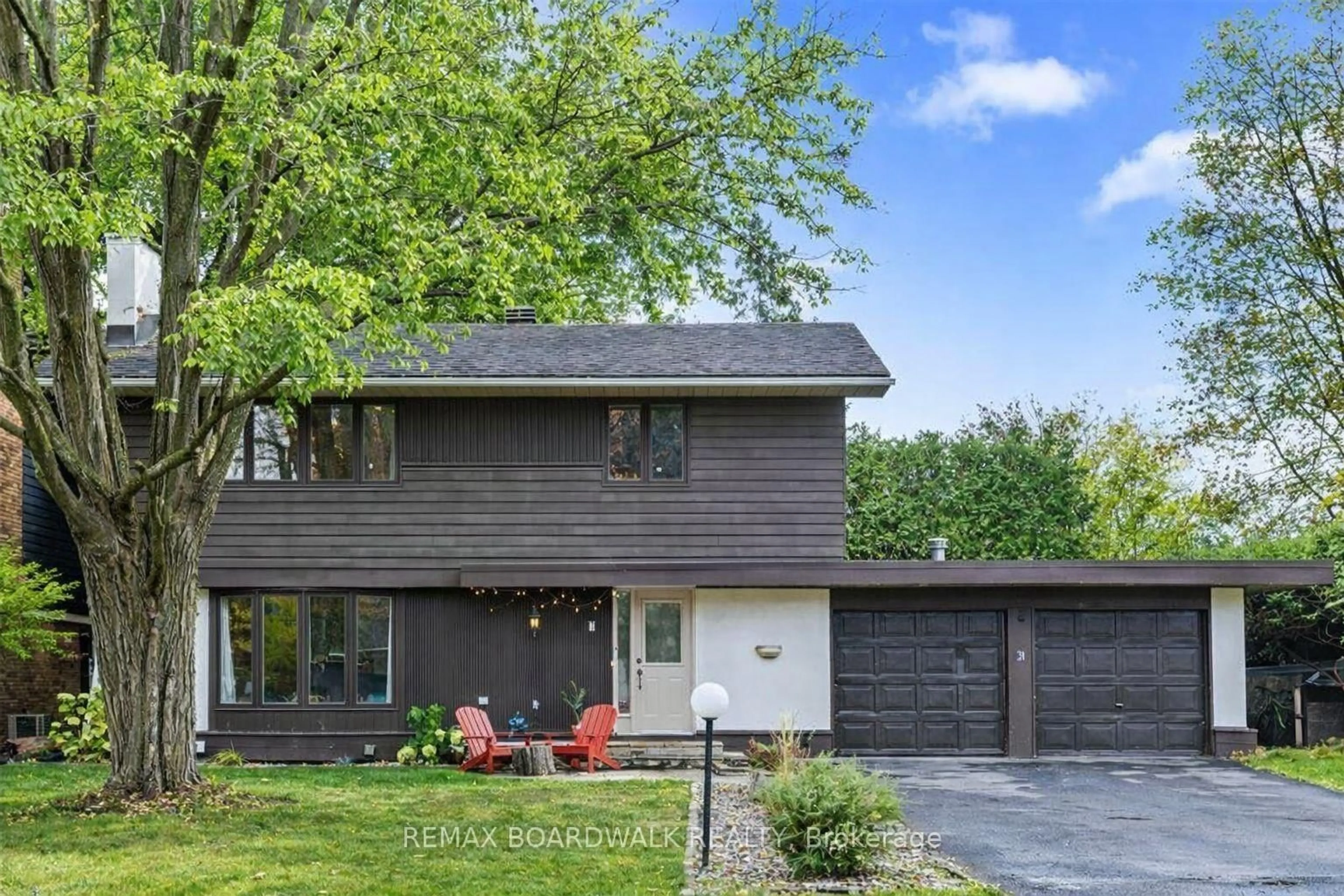 Home with vinyl exterior material, street for 7 Gagnon Crt, Ottawa Ontario K2K 1A7