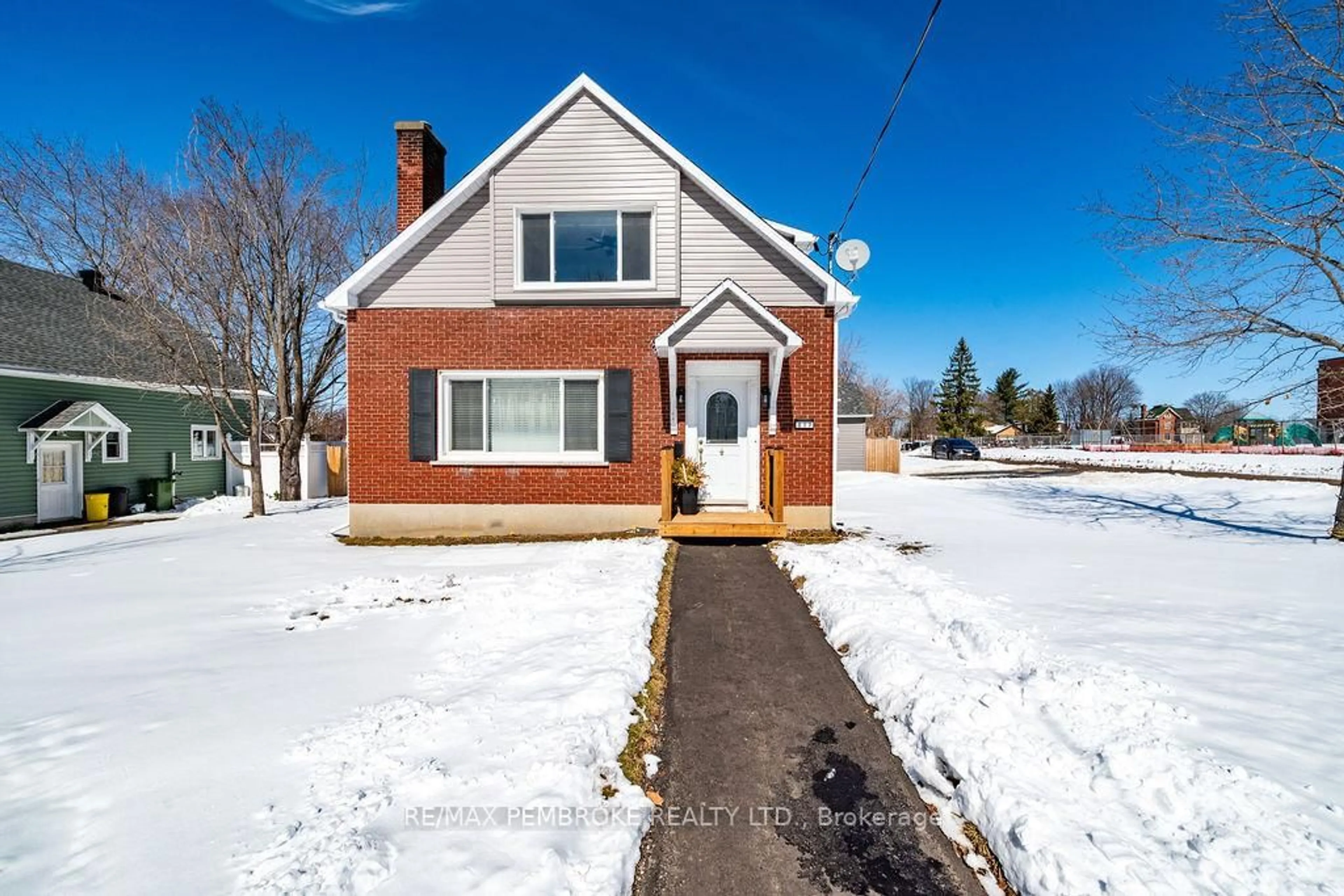 Home with brick exterior material, street for 277 Dickson St, Pembroke Ontario K8A 2X4