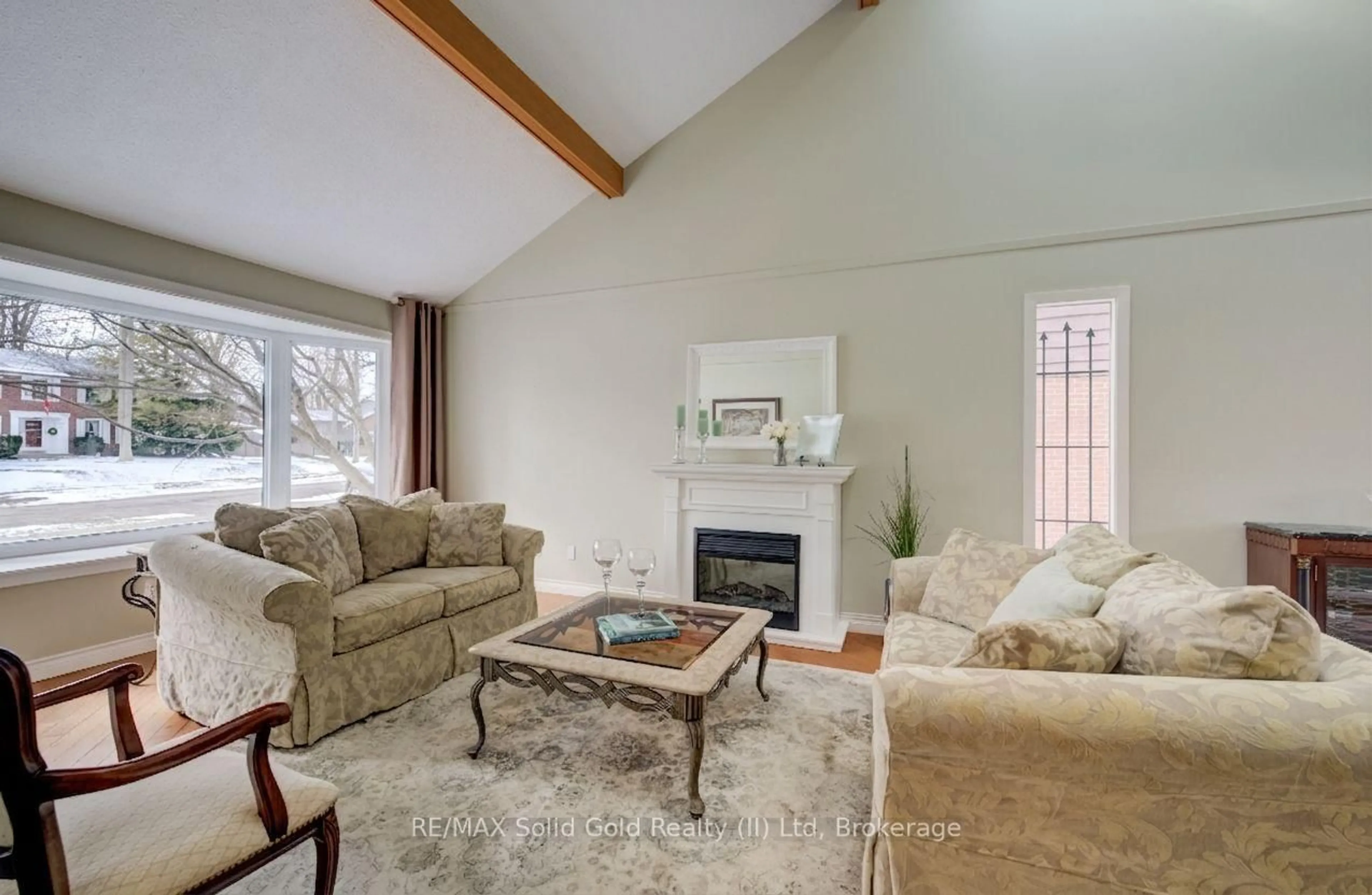 Living room with furniture, unknown for 54 Glenwood Dr, Kitchener Ontario N2A 1H7