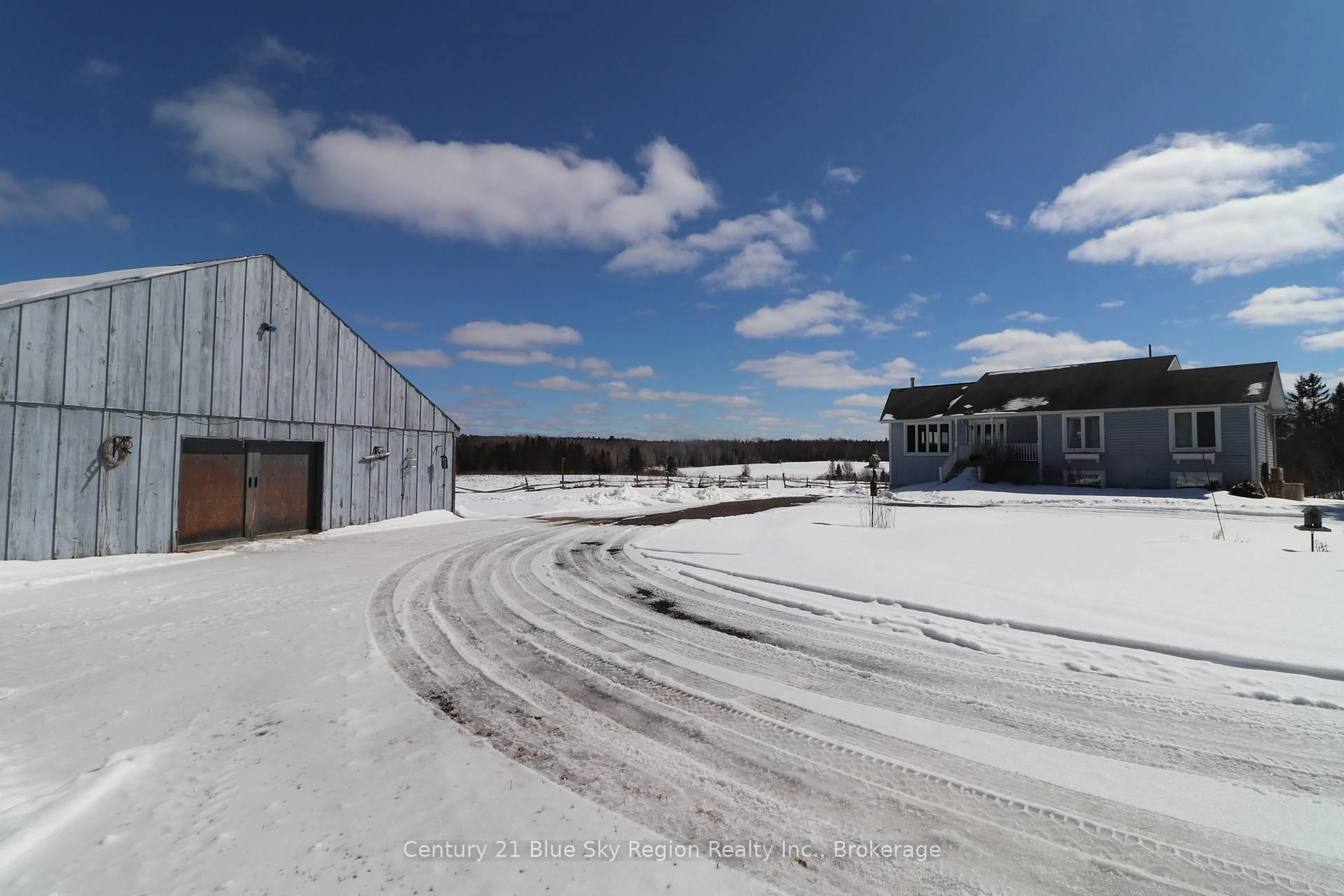 A pic from outside/outdoor area/front of a property/back of a property/a pic from drone, building for 3837 Alsace Rd, Nipissing Ontario P0H 0A3