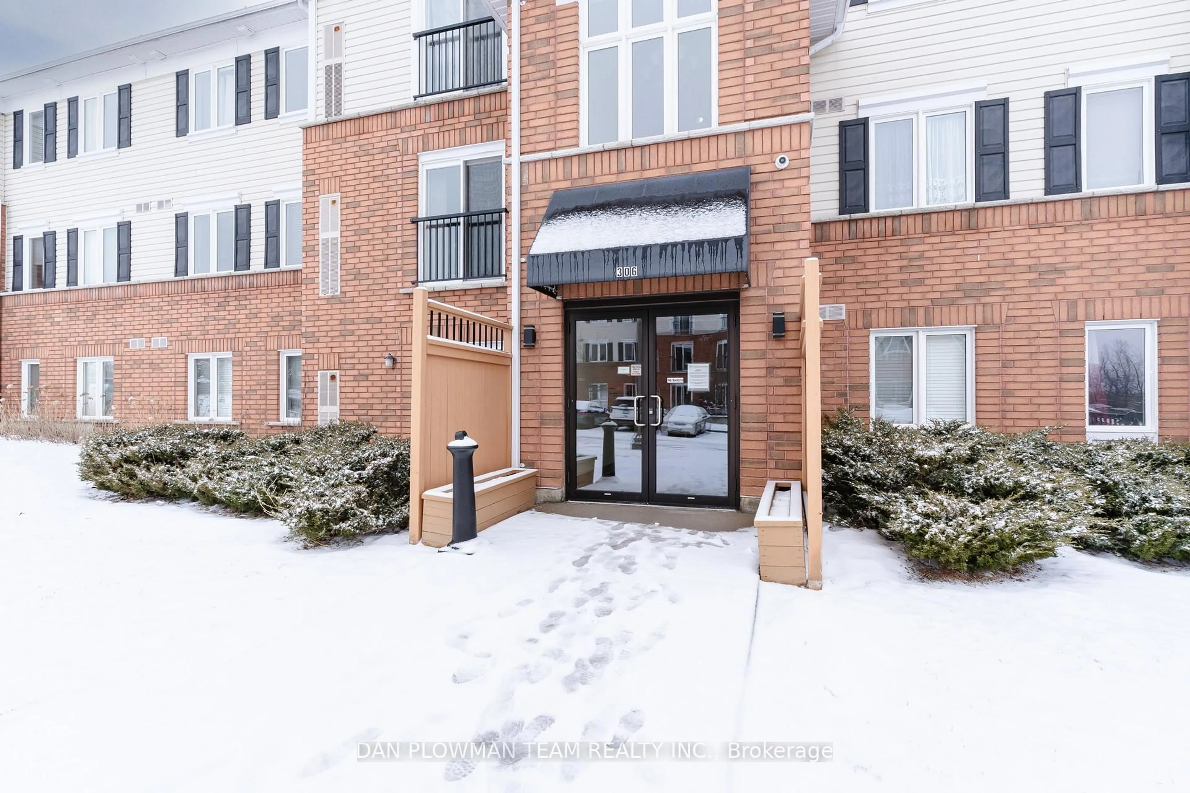 Indoor foyer for 306 Spillsbury Dr #209, Peterborough Ontario K9K 0B5