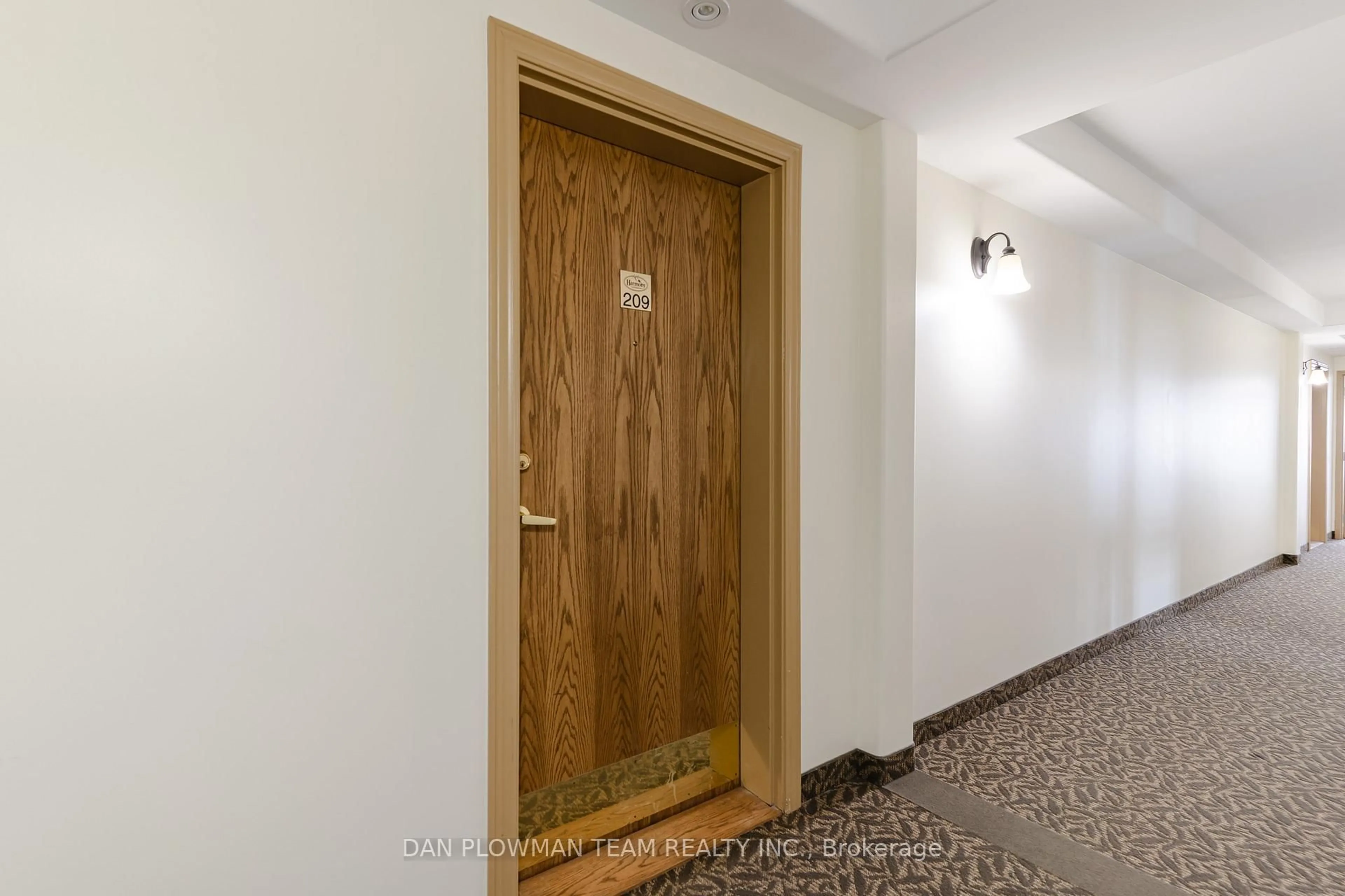 Indoor foyer for 306 Spillsbury Dr #209, Peterborough Ontario K9K 0B5
